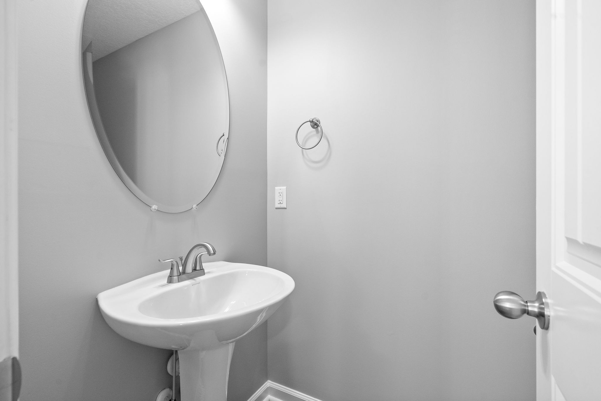 Clarksville, Tennessee 37040, United States, 2 Bedrooms Bedrooms, ,3 BathroomsBathrooms,Residential,Active,142967