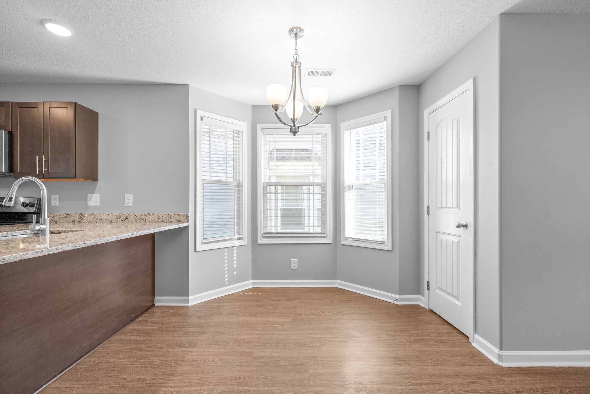 Clarksville, Tennessee 37040, United States, 2 Bedrooms Bedrooms, ,3 BathroomsBathrooms,Residential,Active,142967