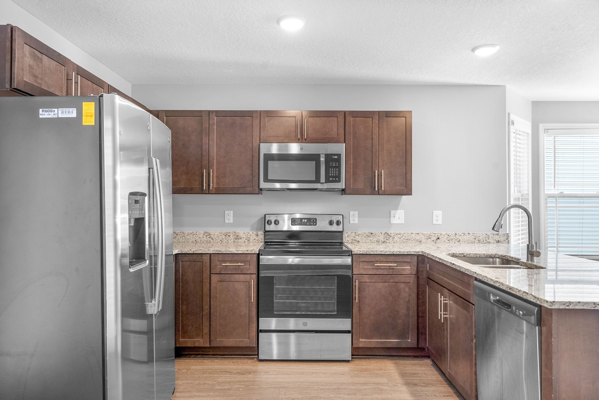 Clarksville, Tennessee 37040, United States, 2 Bedrooms Bedrooms, ,3 BathroomsBathrooms,Residential,Active,142967