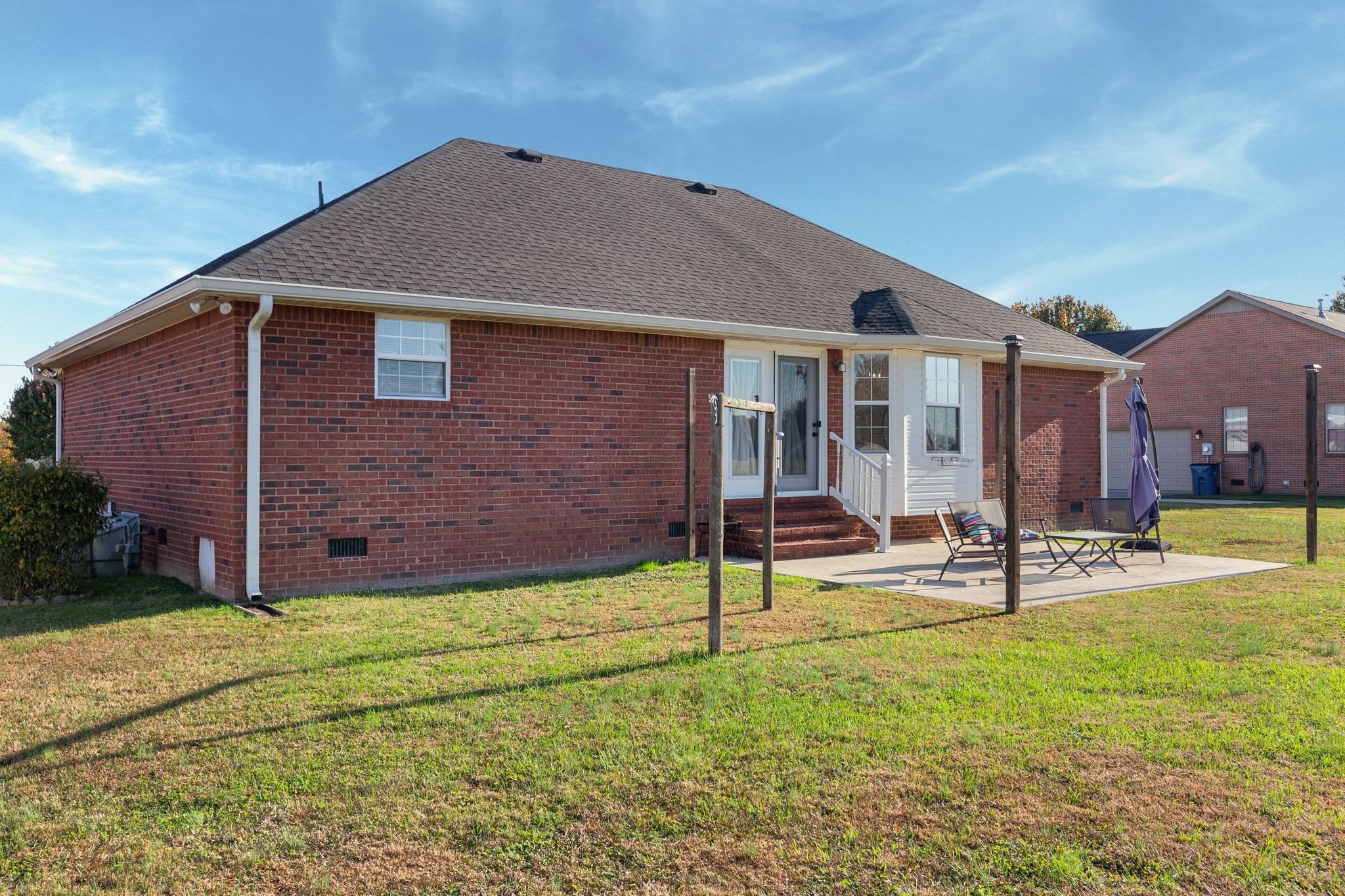 Manchester, Tennessee 37355, United States, 3 Bedrooms Bedrooms, ,2 BathroomsBathrooms,Residential,Pending,241548