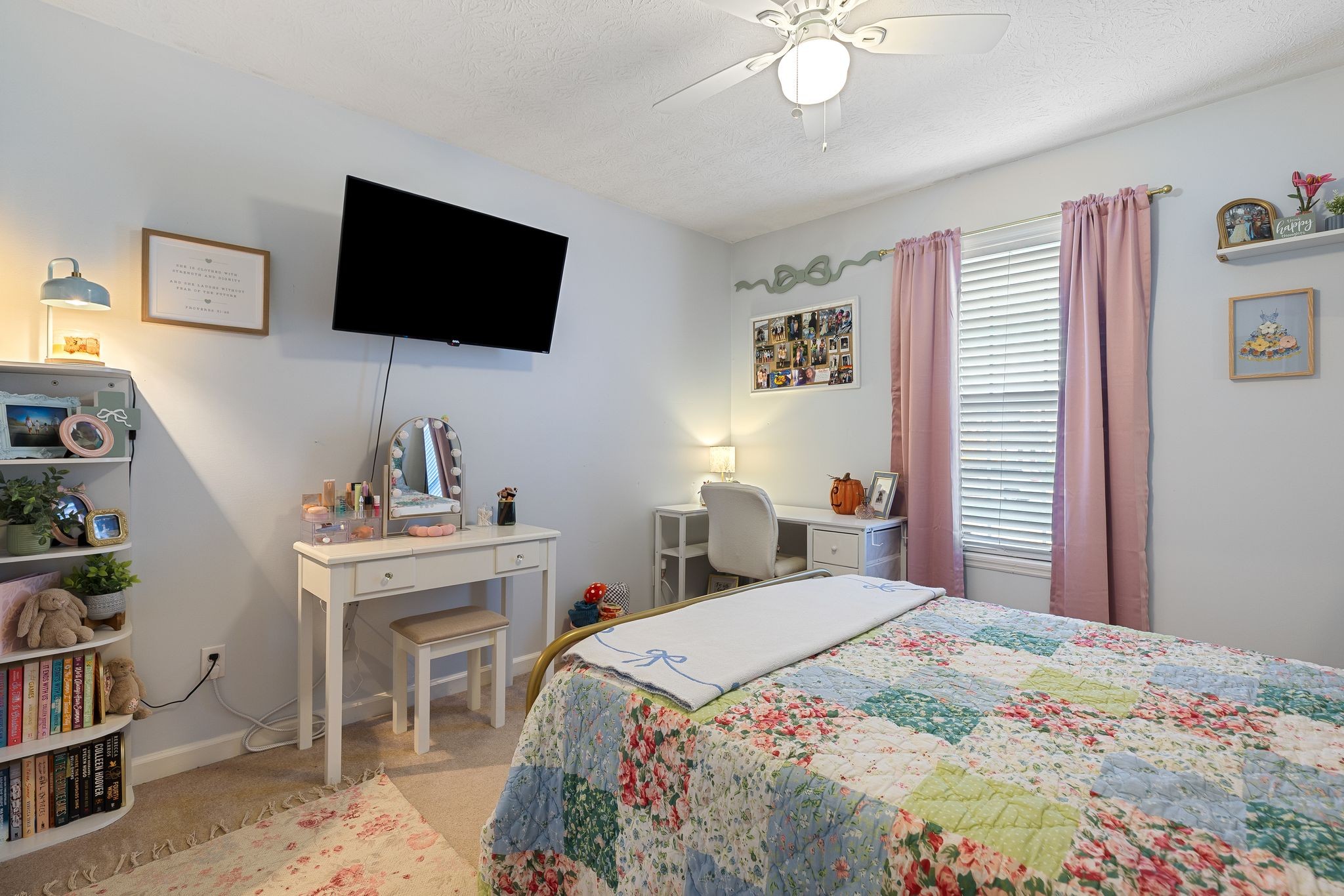 Manchester, Tennessee 37355, United States, 3 Bedrooms Bedrooms, ,2 BathroomsBathrooms,Residential,Pending,241548