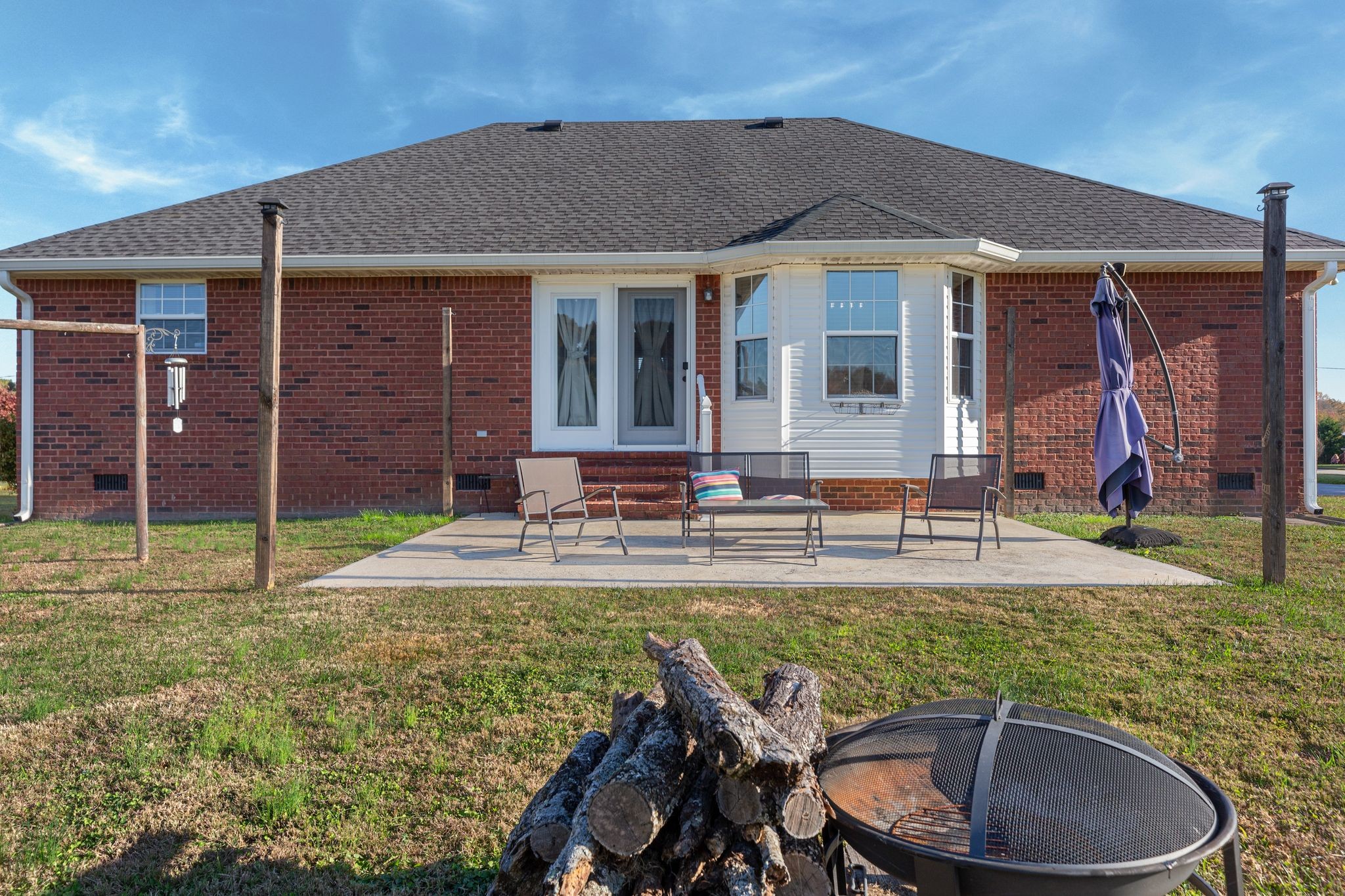 Manchester, Tennessee 37355, United States, 3 Bedrooms Bedrooms, ,2 BathroomsBathrooms,Residential,Pending,241548