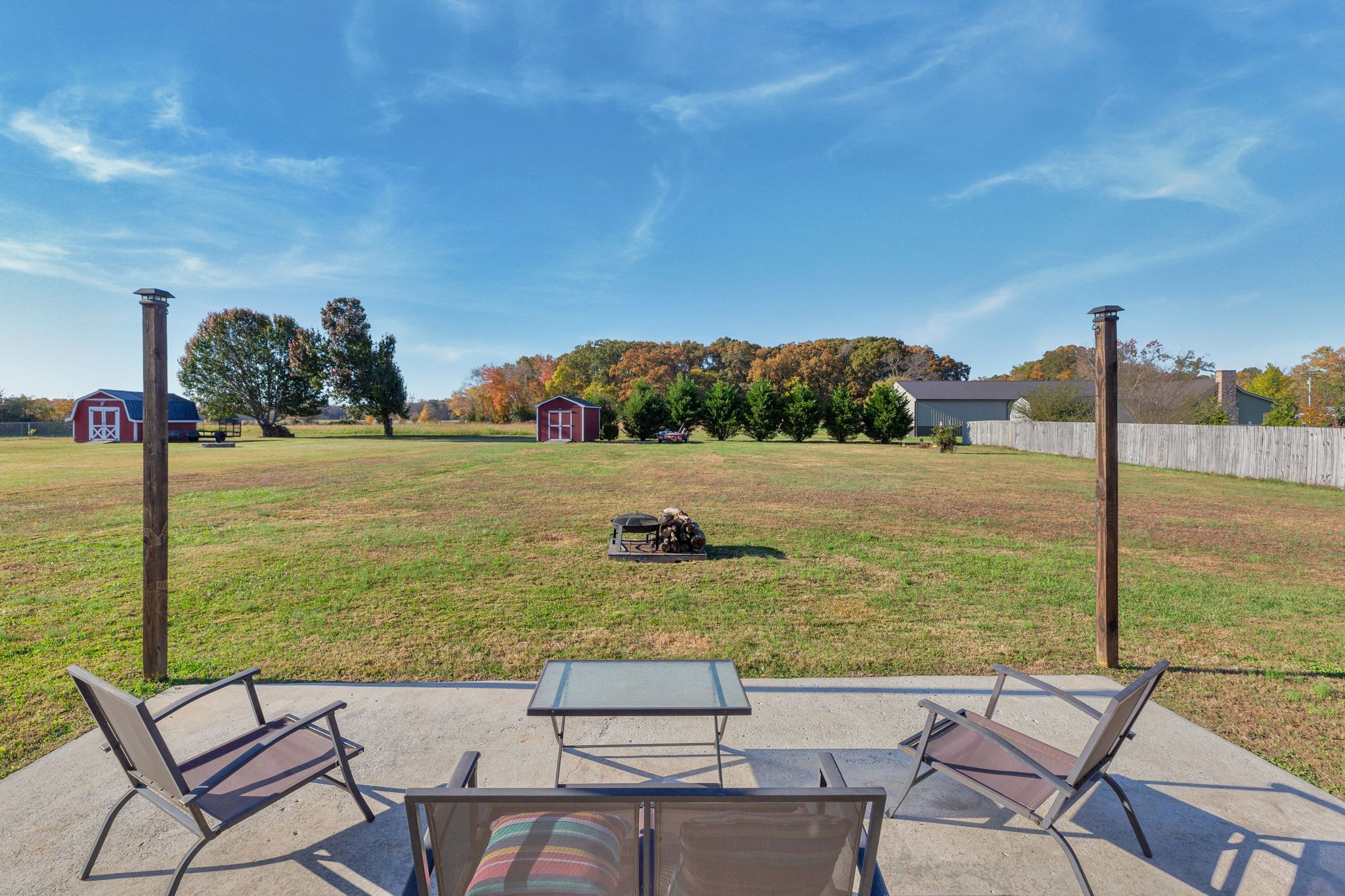 Manchester, Tennessee 37355, United States, 3 Bedrooms Bedrooms, ,2 BathroomsBathrooms,Residential,Pending,241548