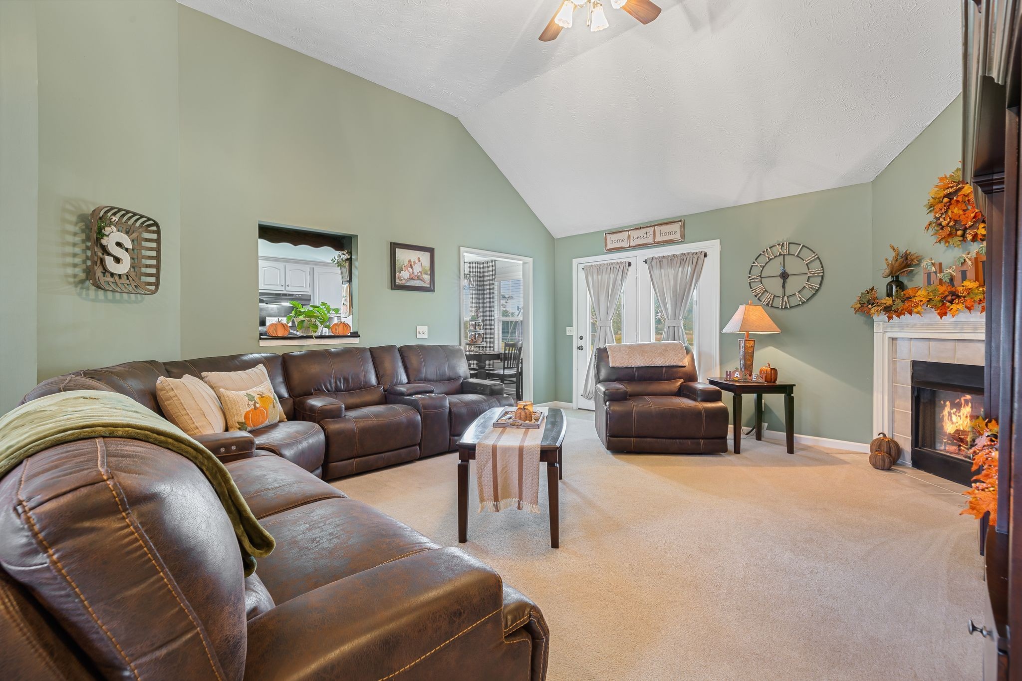 Manchester, Tennessee 37355, United States, 3 Bedrooms Bedrooms, ,2 BathroomsBathrooms,Residential,Pending,241548