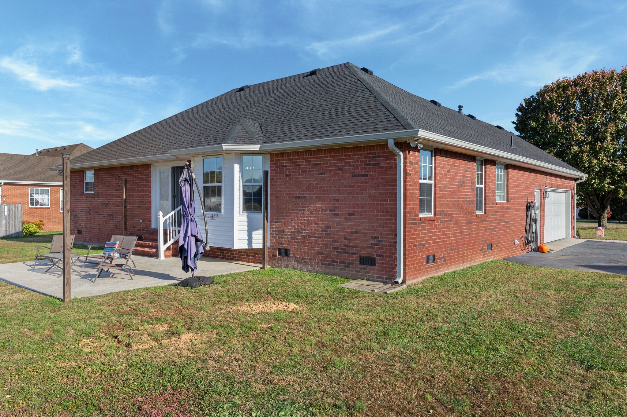 Manchester, Tennessee 37355, United States, 3 Bedrooms Bedrooms, ,2 BathroomsBathrooms,Residential,Pending,241548