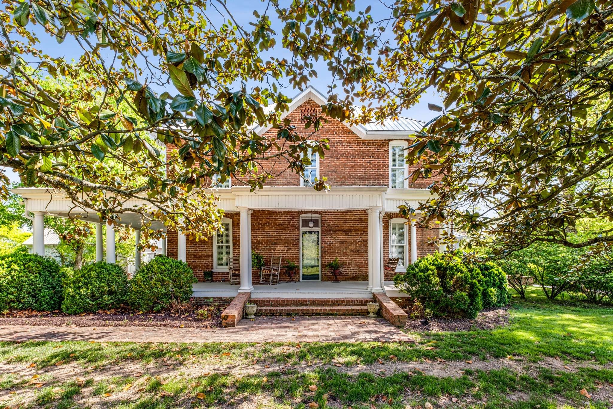 405 Webb Rd W