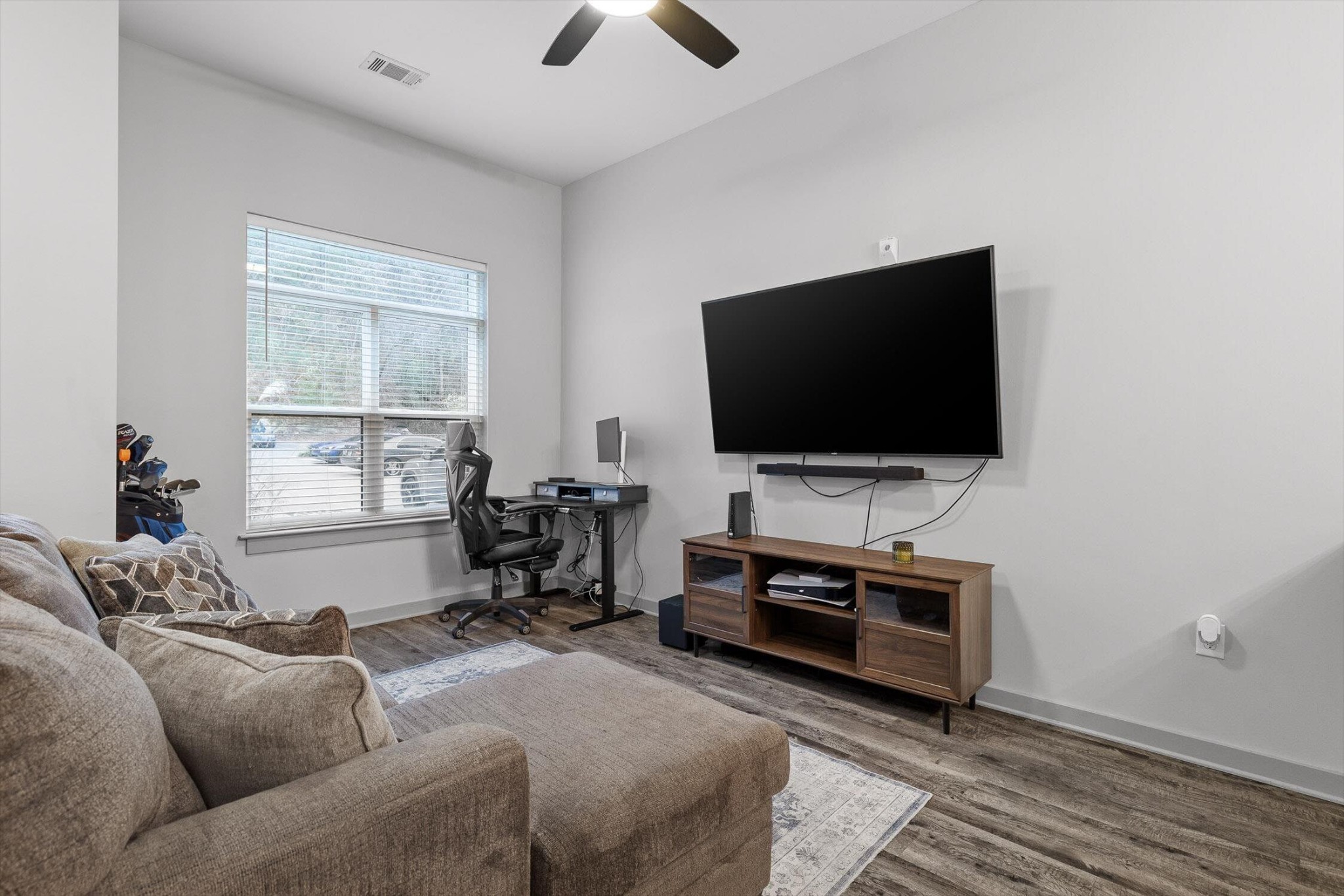 782 Riverfront Parkway