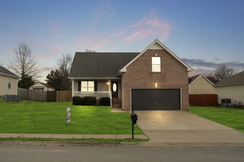 1906 Sydney Louise Dr Clarksville TN 37042