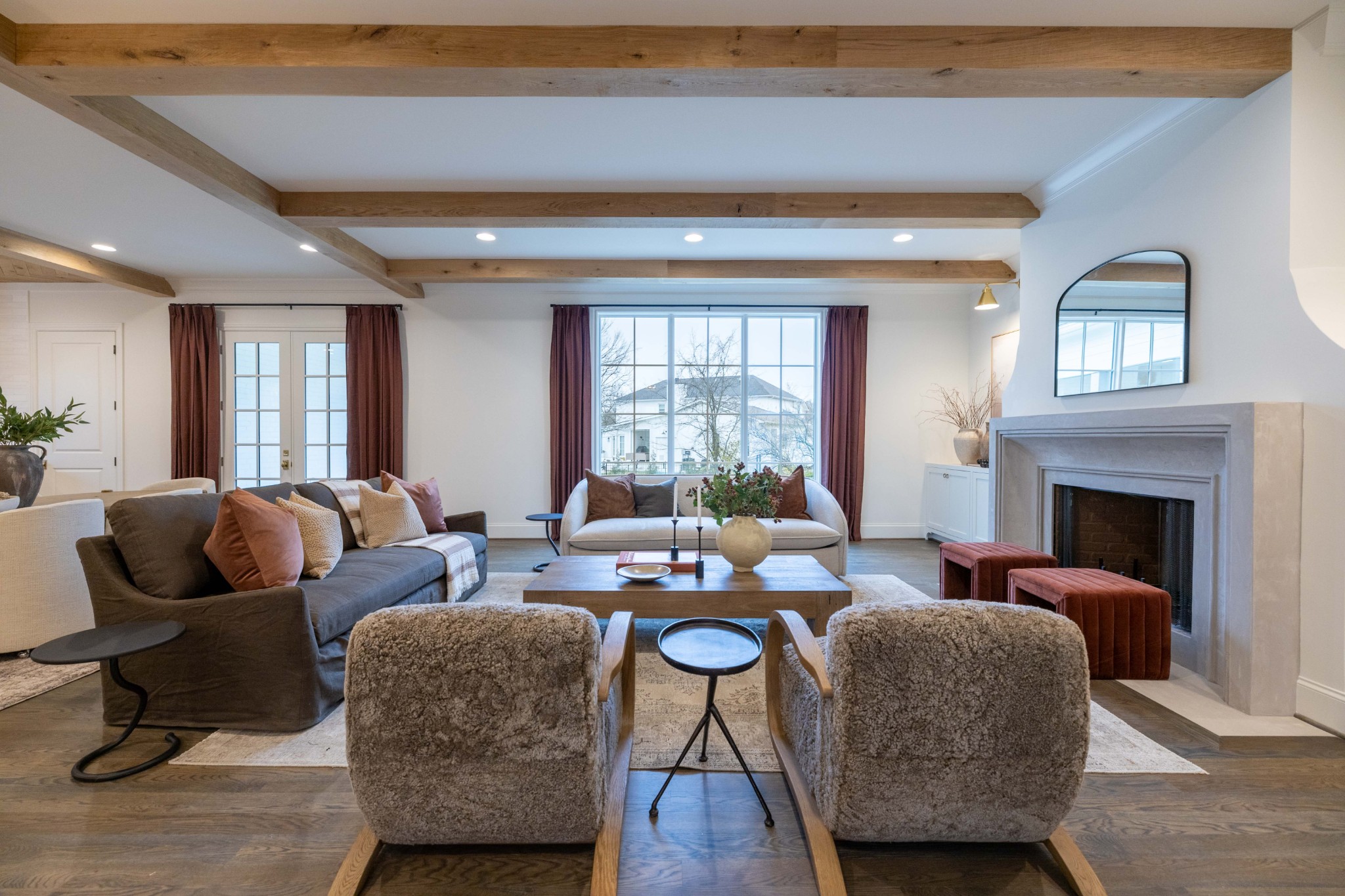 6035 Frazier Park Ln