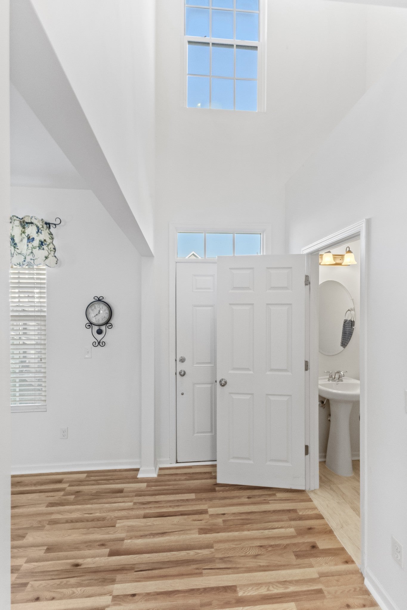 1057 Countess Ln