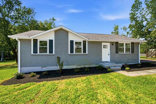 219 Staggs Dr