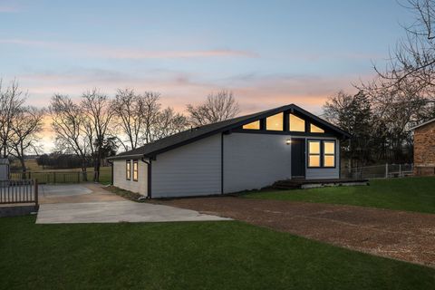 7 Roberts Ln Lebanon TN 37087