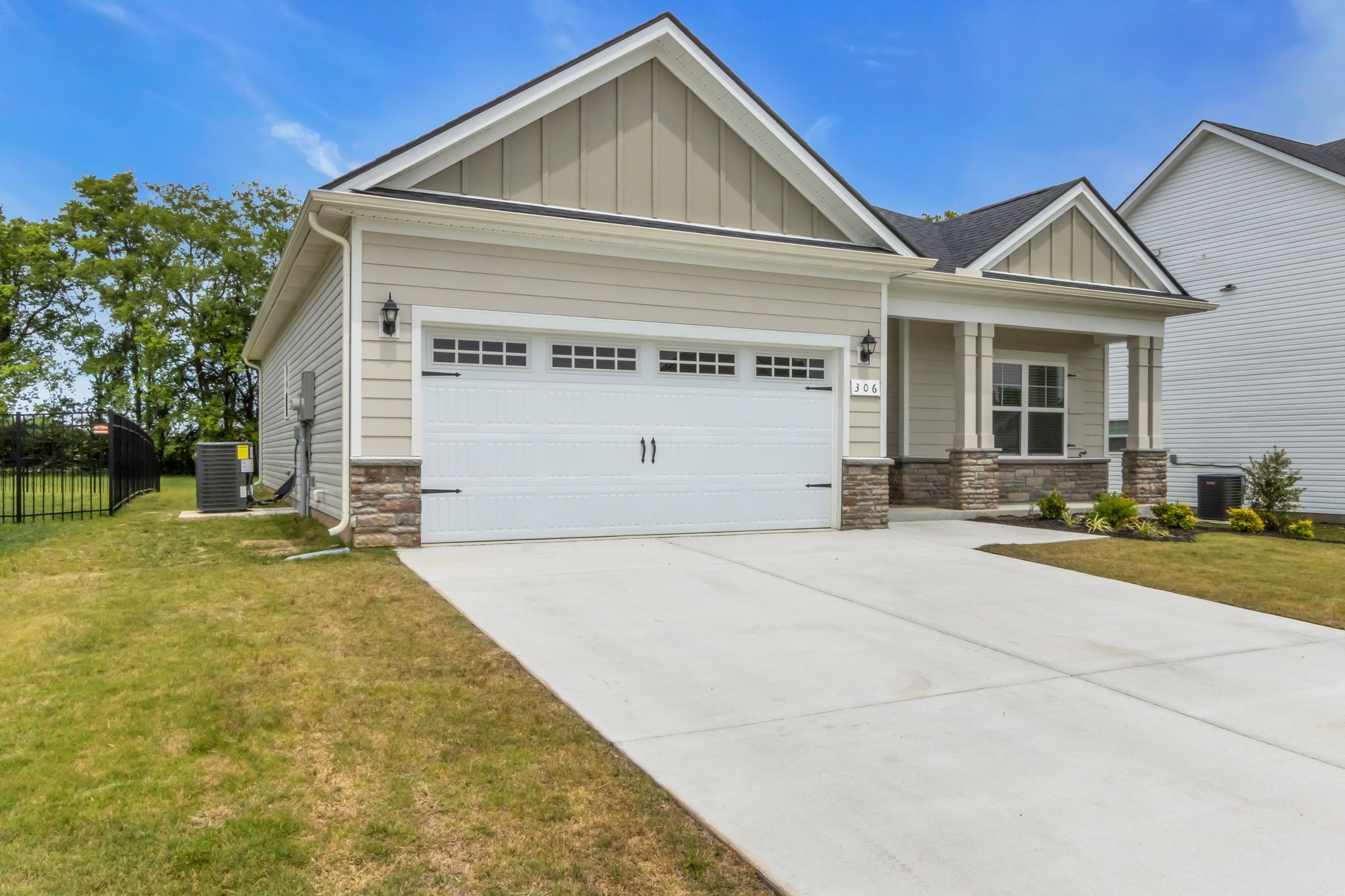 306 Neartop Ln