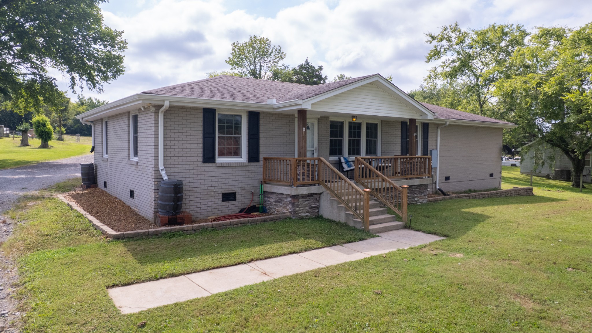 864 Greenwood Rd