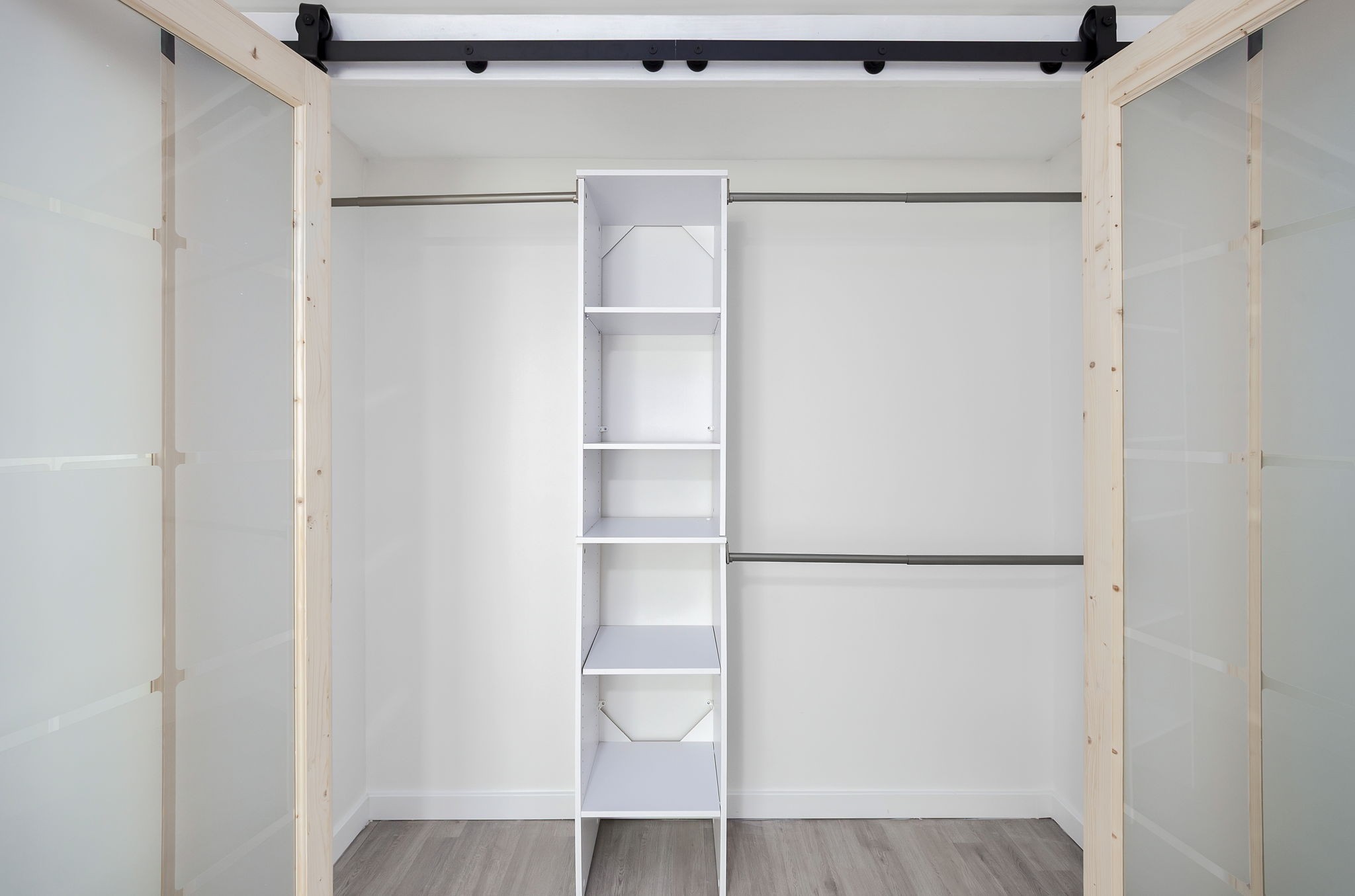 Jackson, Tennessee 38305, United States, 3 Bedrooms Bedrooms, ,2 BathroomsBathrooms,Residential,Active,224656