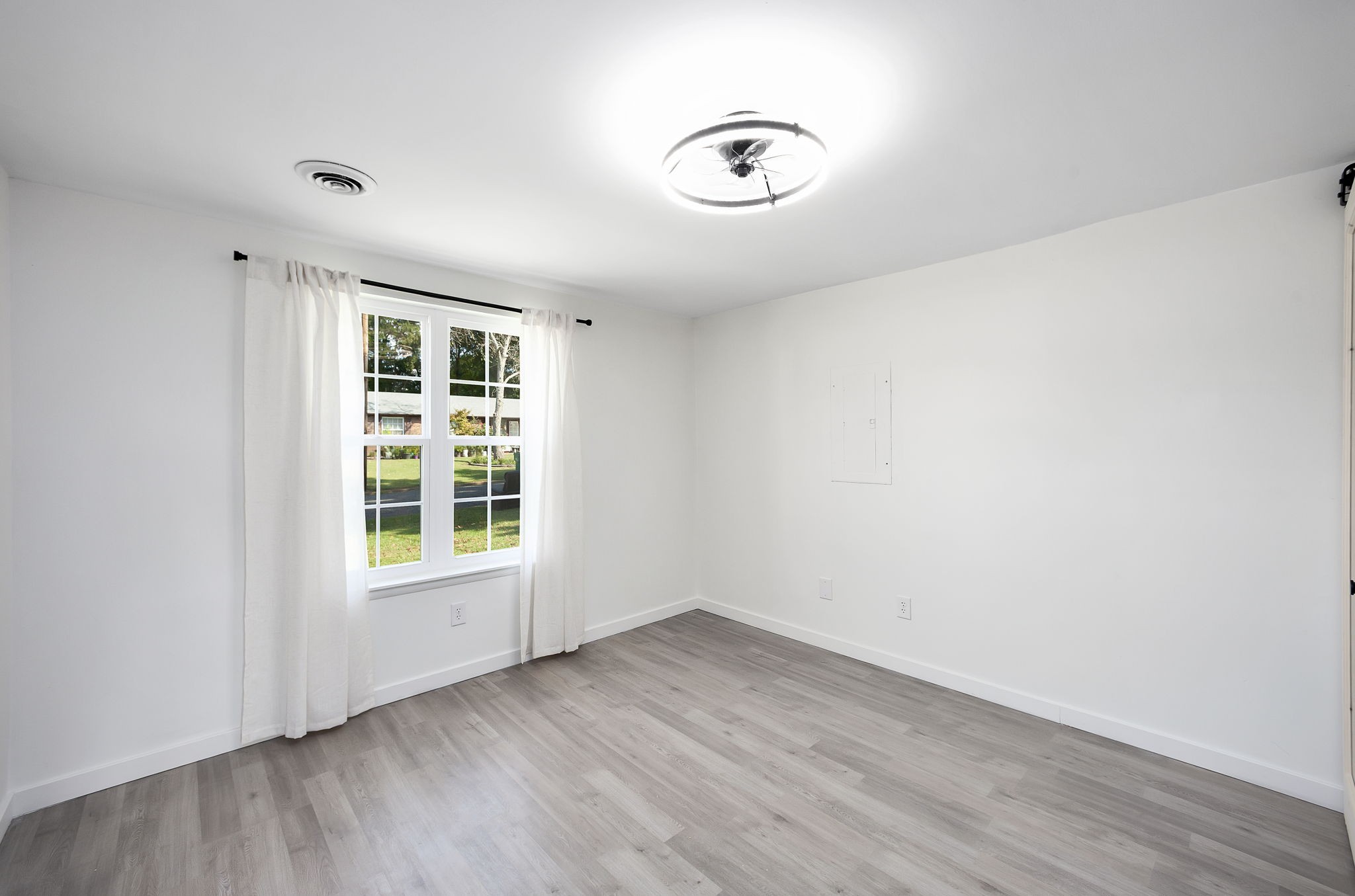 Jackson, Tennessee 38305, United States, 3 Bedrooms Bedrooms, ,2 BathroomsBathrooms,Residential,Active,224656