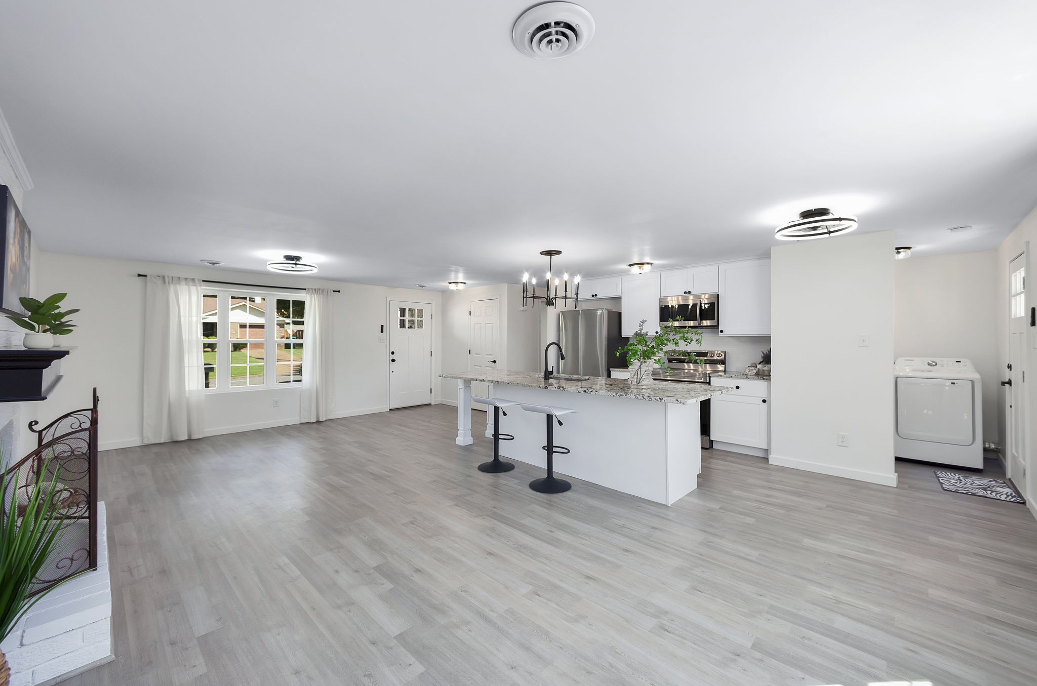 Jackson, Tennessee 38305, United States, 3 Bedrooms Bedrooms, ,2 BathroomsBathrooms,Residential,Active,224656