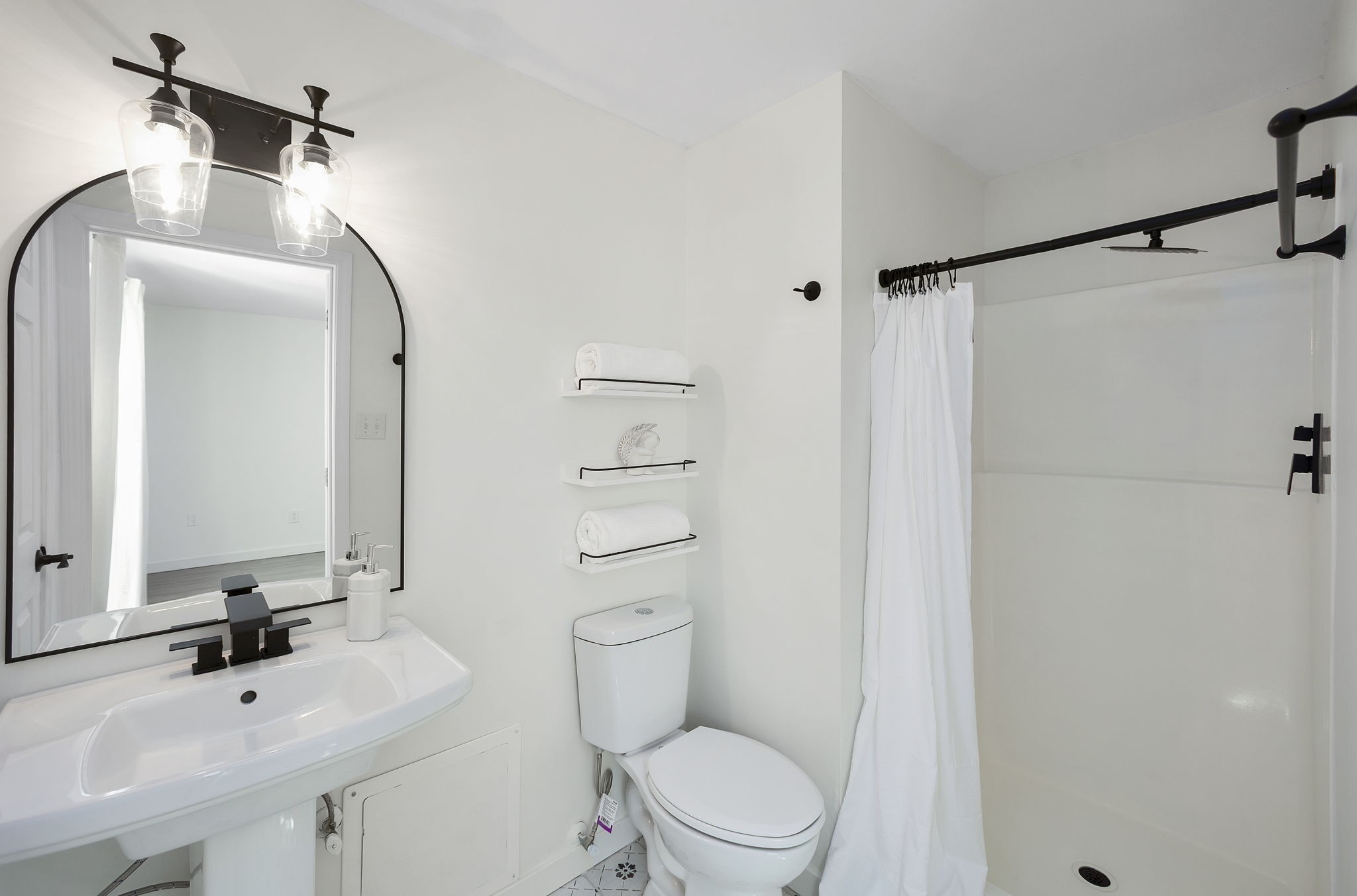 Jackson, Tennessee 38305, United States, 3 Bedrooms Bedrooms, ,2 BathroomsBathrooms,Residential,Active,224656