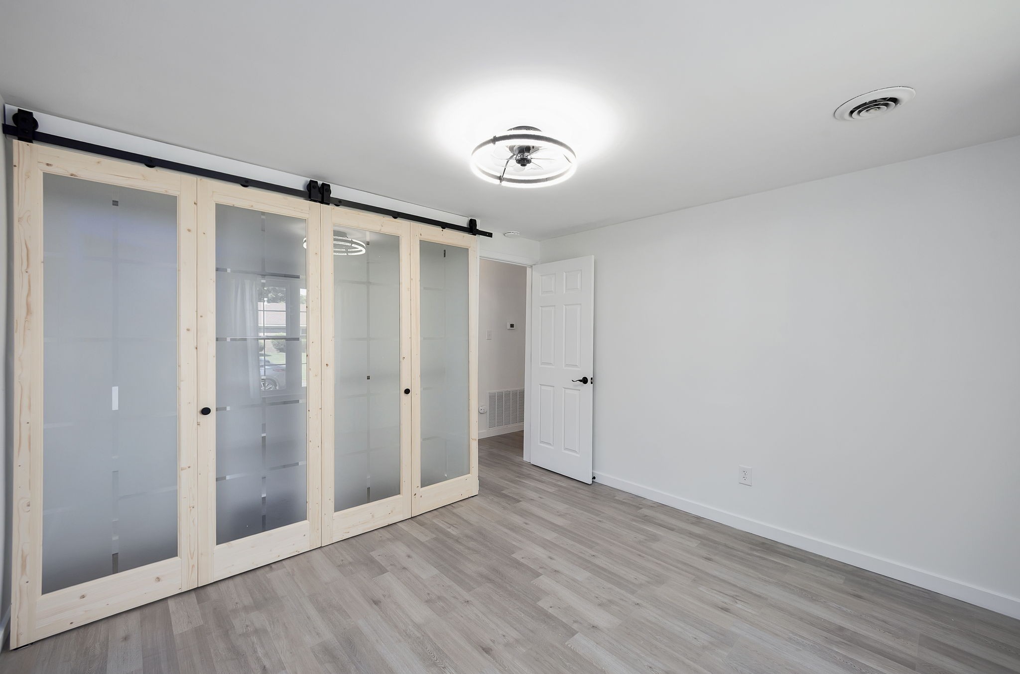 Jackson, Tennessee 38305, United States, 3 Bedrooms Bedrooms, ,2 BathroomsBathrooms,Residential,Active,224656