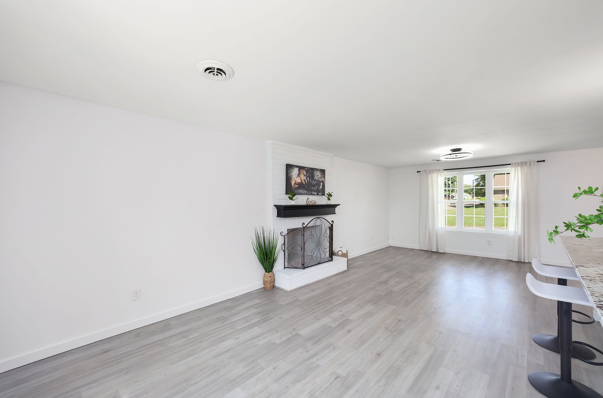 Jackson, Tennessee 38305, United States, 3 Bedrooms Bedrooms, ,2 BathroomsBathrooms,Residential,Active,224656