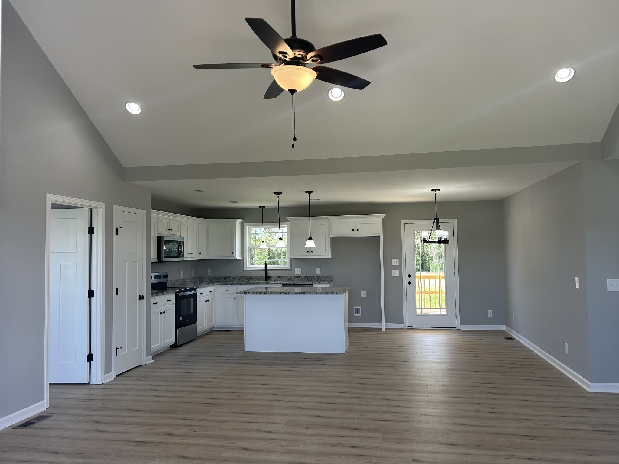 348 Randall Ln