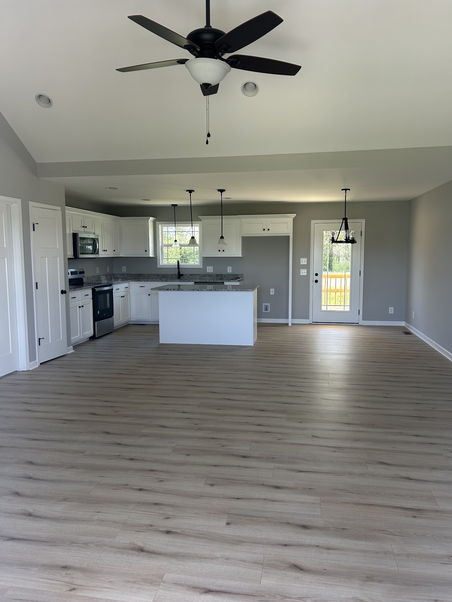 348 Randall Ln