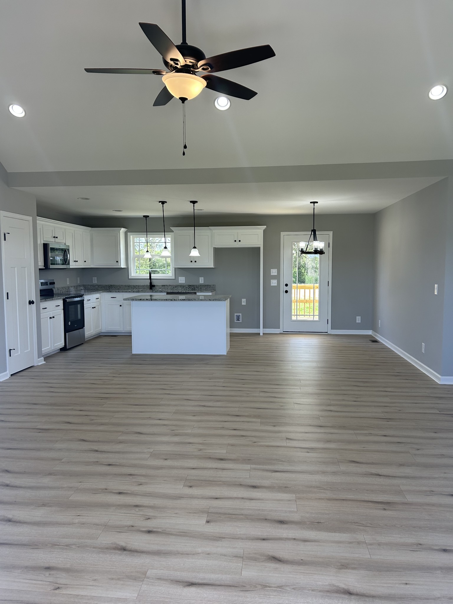 348 Randall Ln