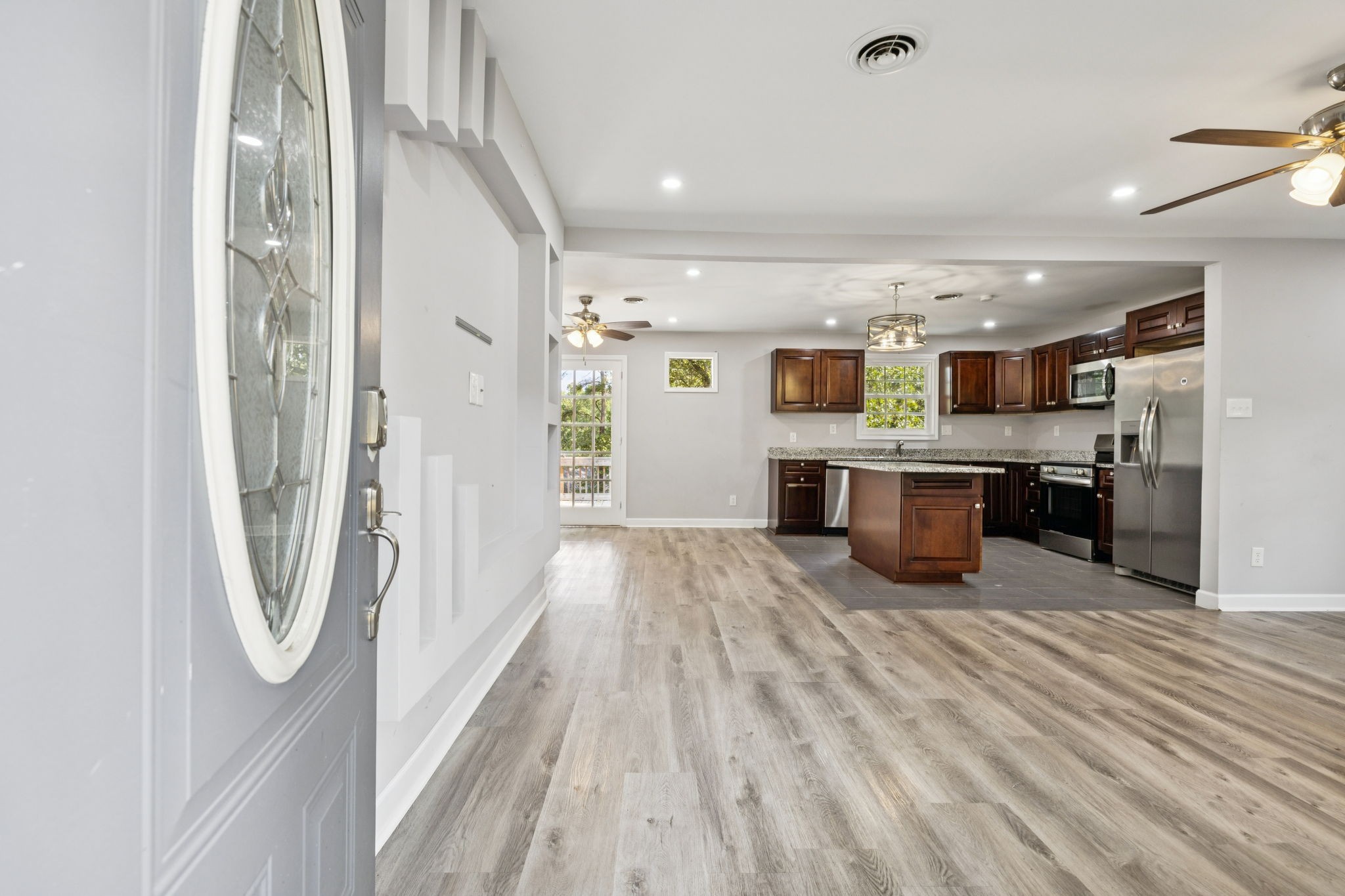 102 Warren Pl