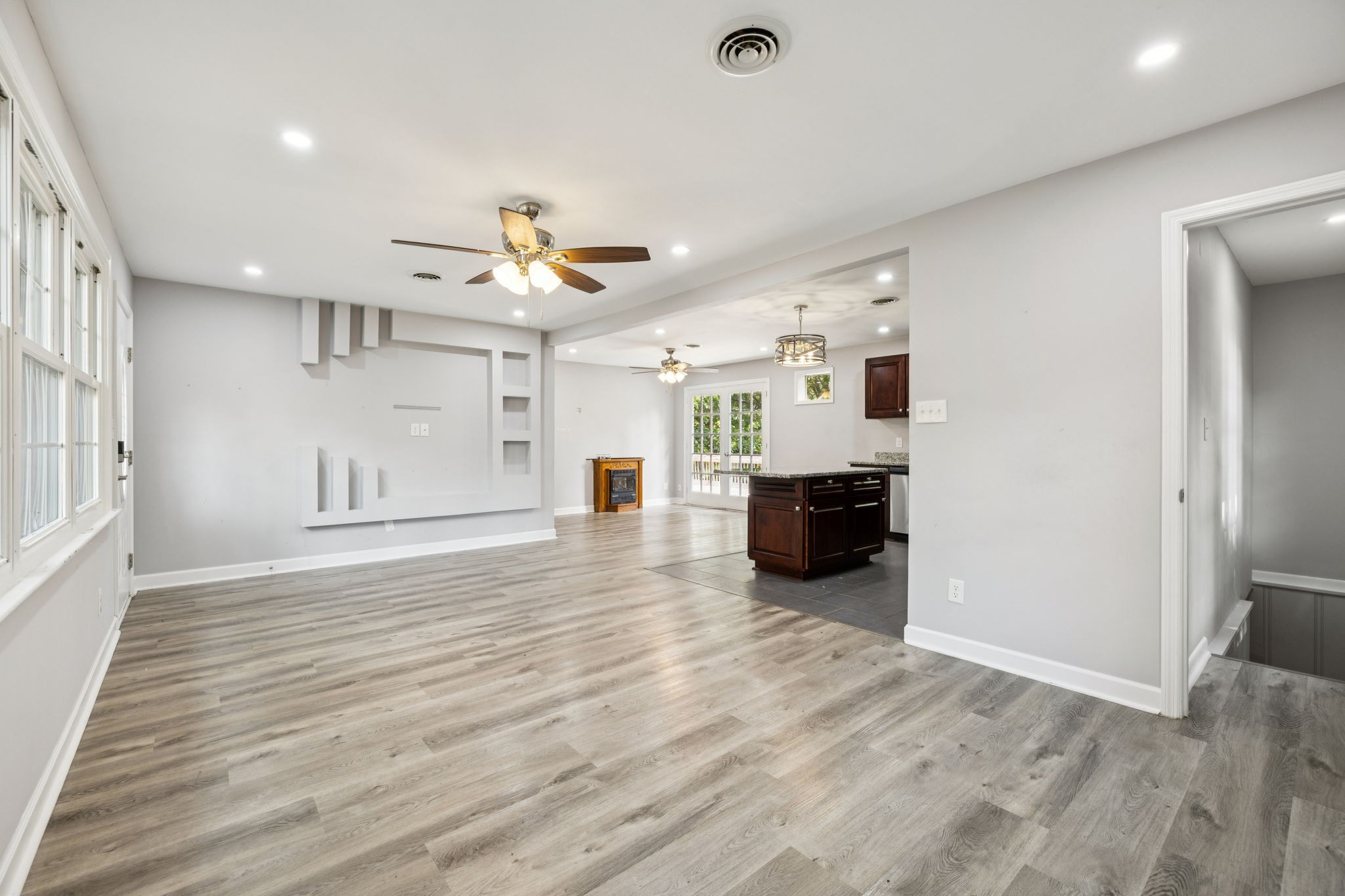 102 Warren Pl