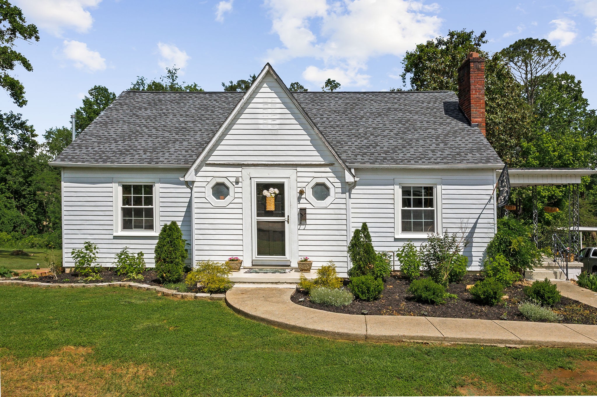 36 Hillcrest Dr