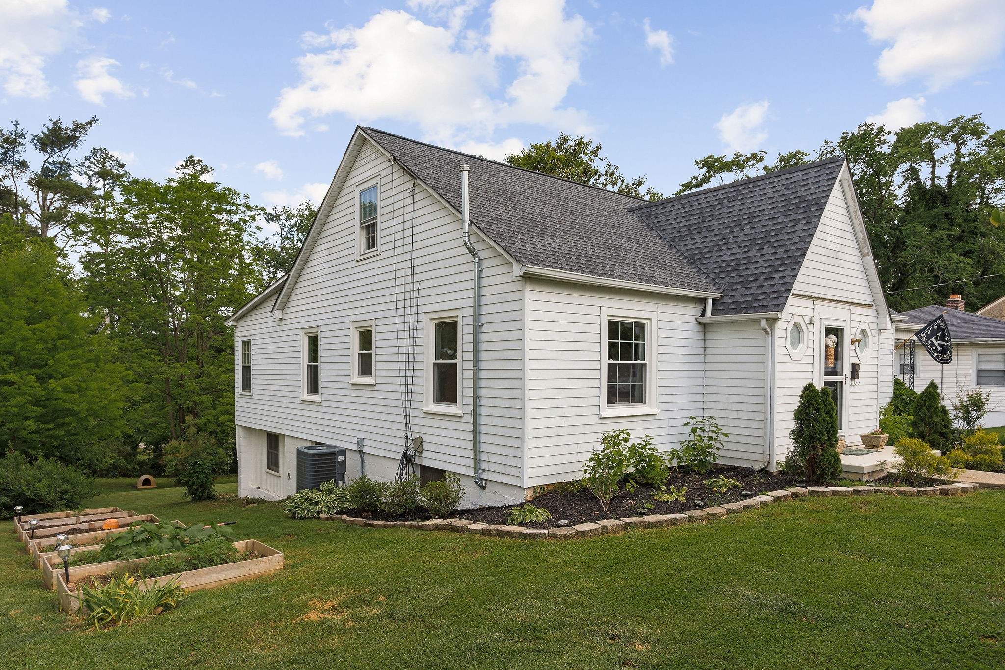 36 Hillcrest Dr