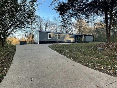 303 Conger St Cumberland City TN 37050