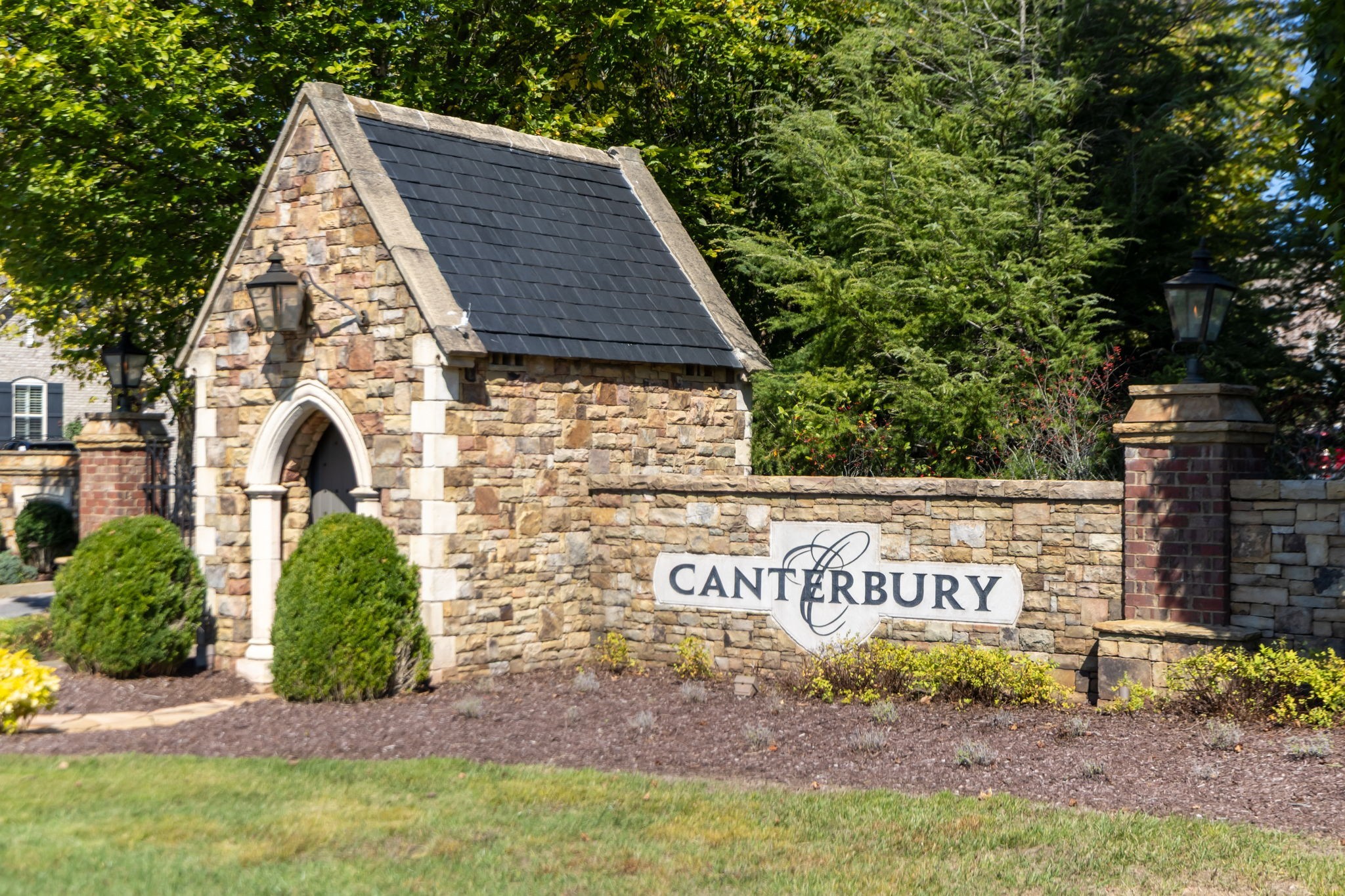 2564 Wellesley Square Dr