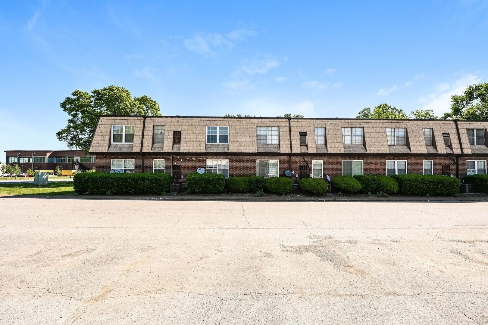 1.0-bed rental at 441 Harding Pl D1