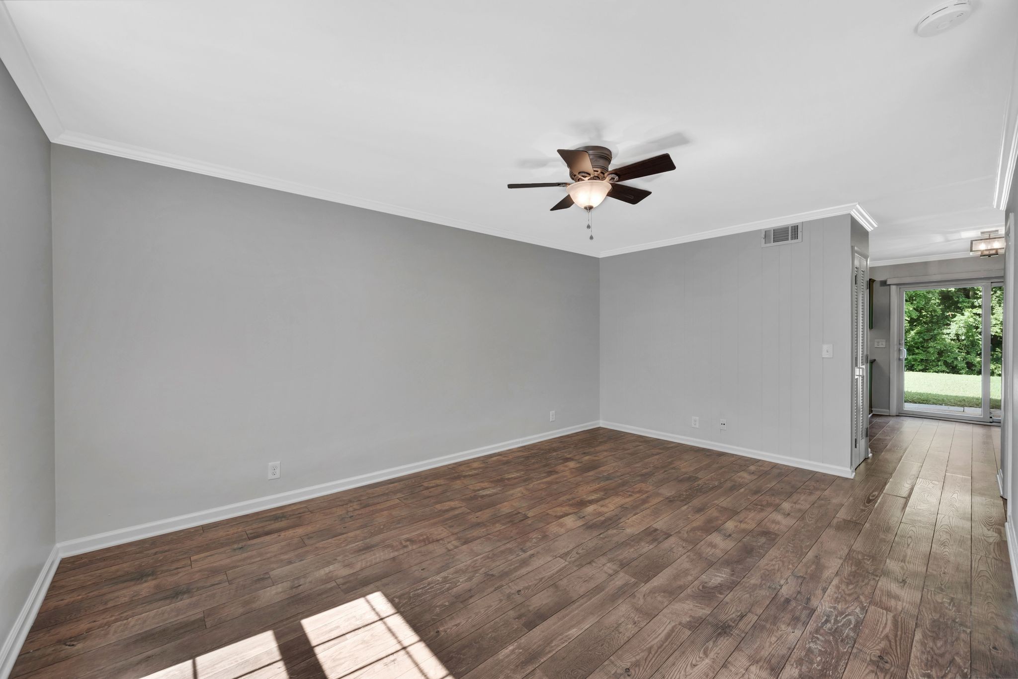 1100 W Main St F5