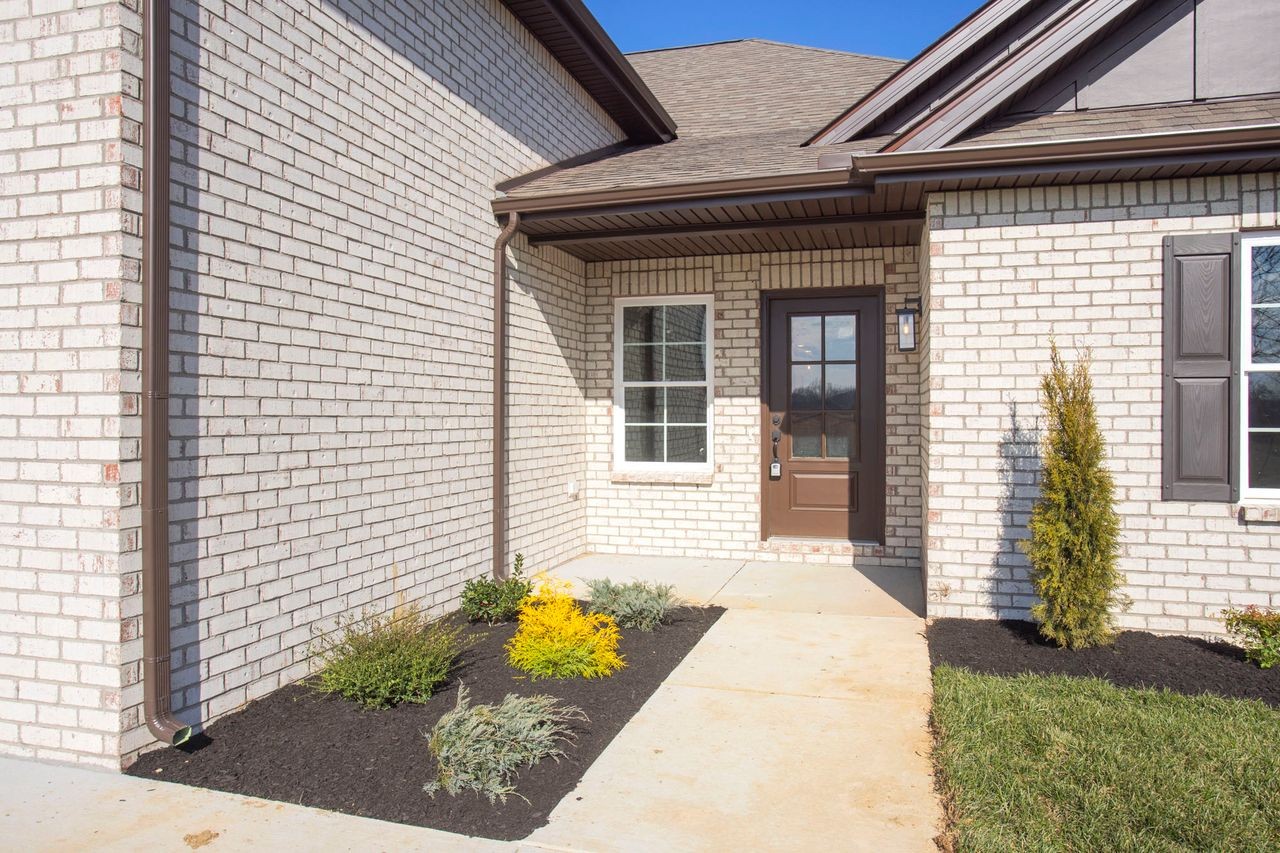 381 Copperas Creek Rd