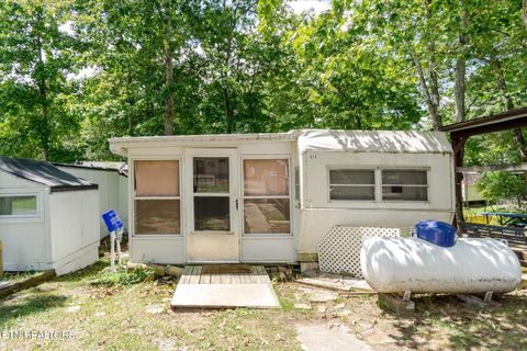 80 Hollow Log Tr Crossville TN 38572