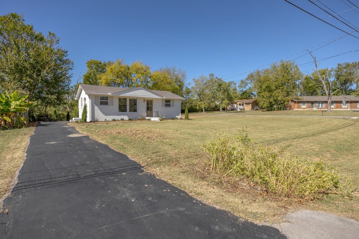 550 Lockwood Dr