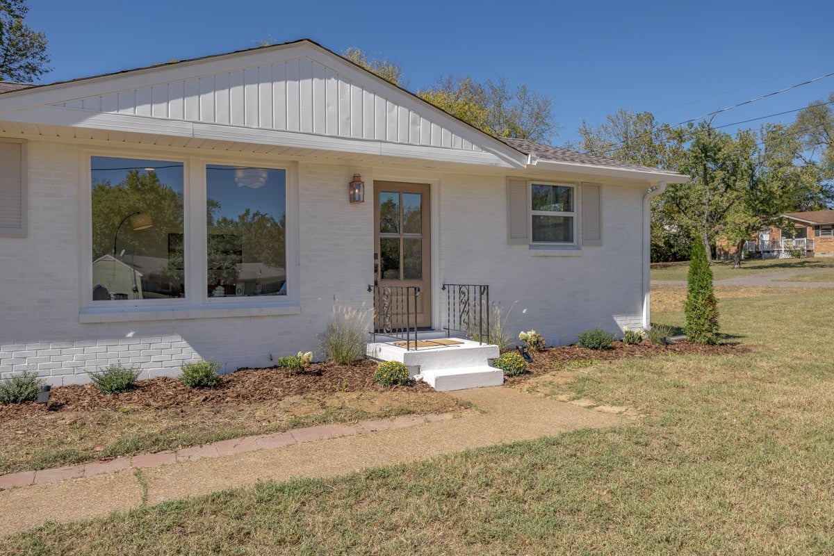 550 Lockwood Dr
