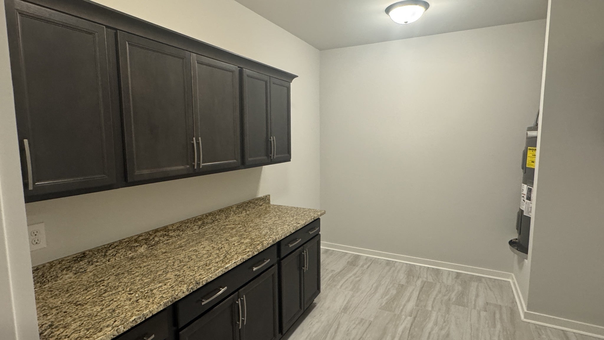 558 W Foxrun