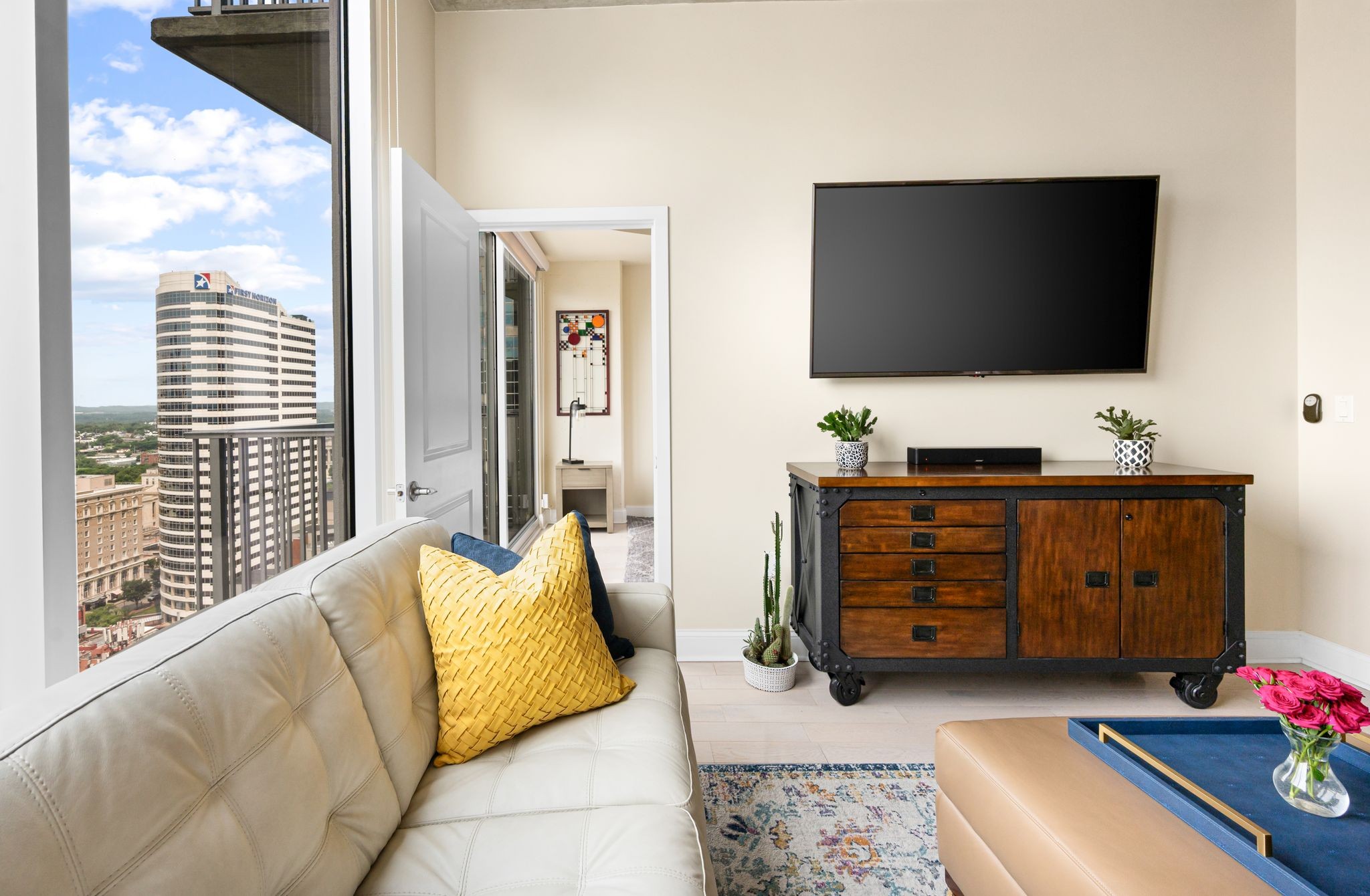 Nashville, Tennessee 37219, United States, 2 Bedrooms Bedrooms, ,2 BathroomsBathrooms,Residential,Active,143266