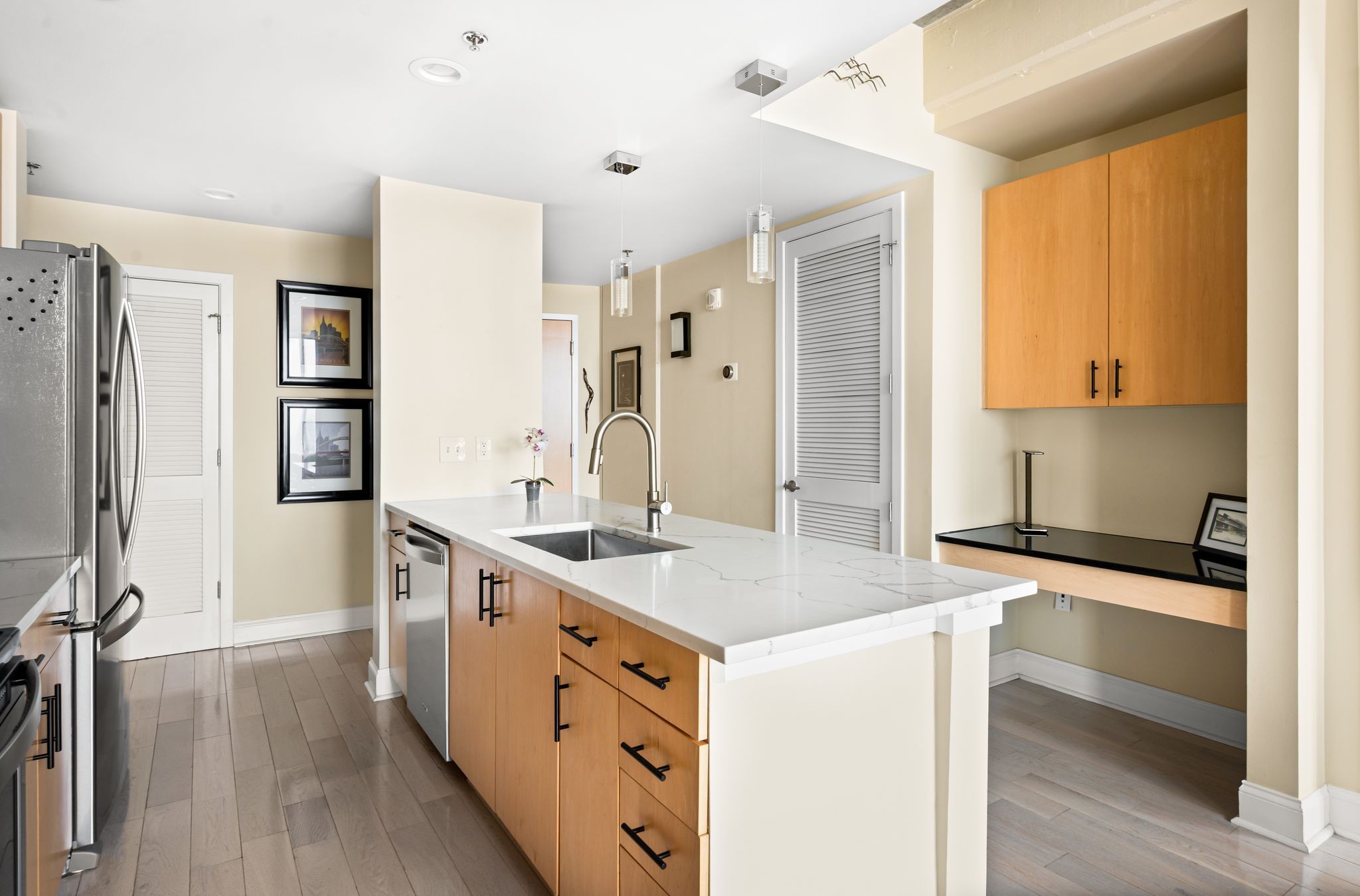 Nashville, Tennessee 37219, United States, 2 Bedrooms Bedrooms, ,2 BathroomsBathrooms,Residential,Active,143266