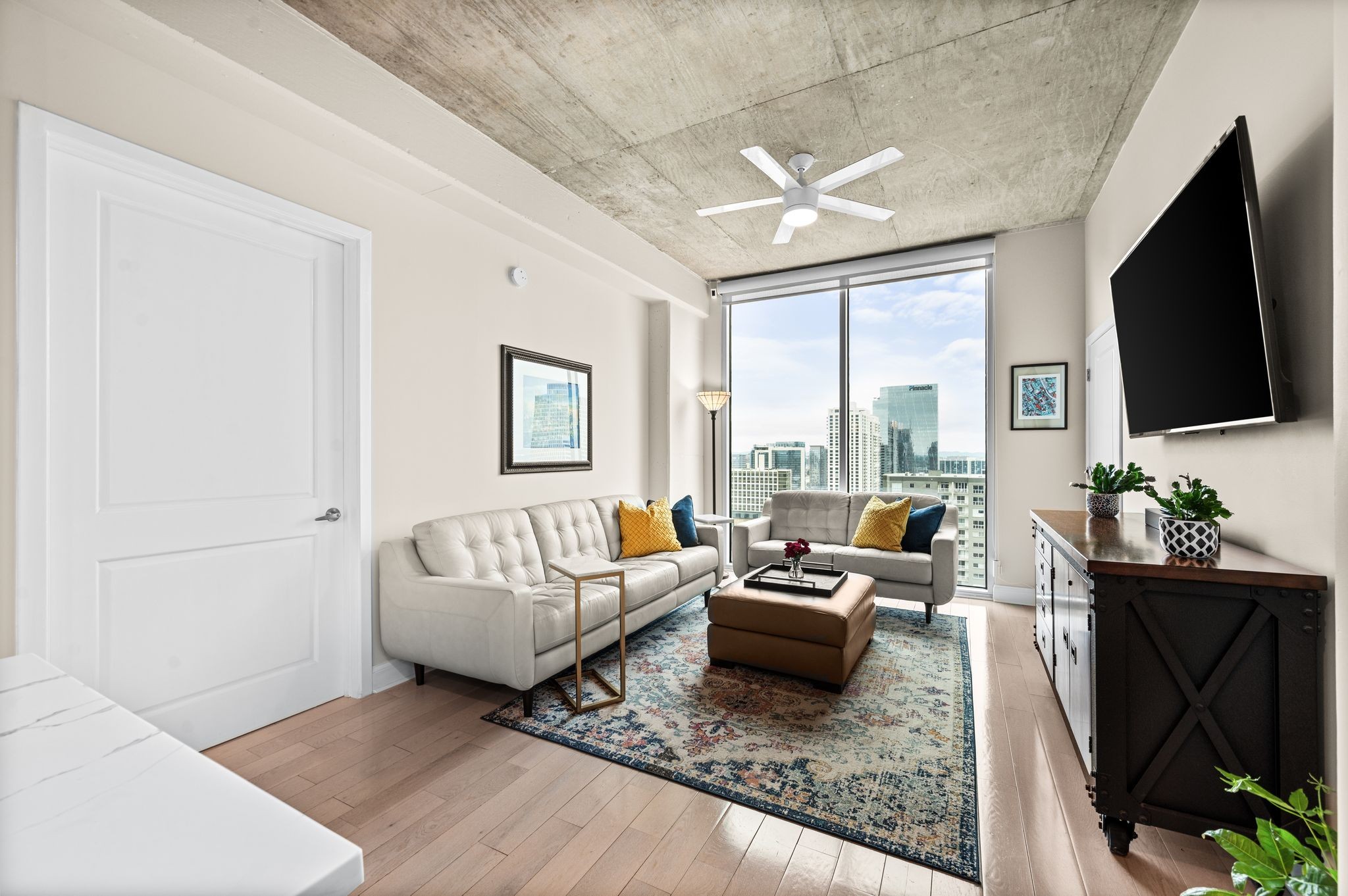 Nashville, Tennessee 37219, United States, 2 Bedrooms Bedrooms, ,2 BathroomsBathrooms,Residential,Active,143266