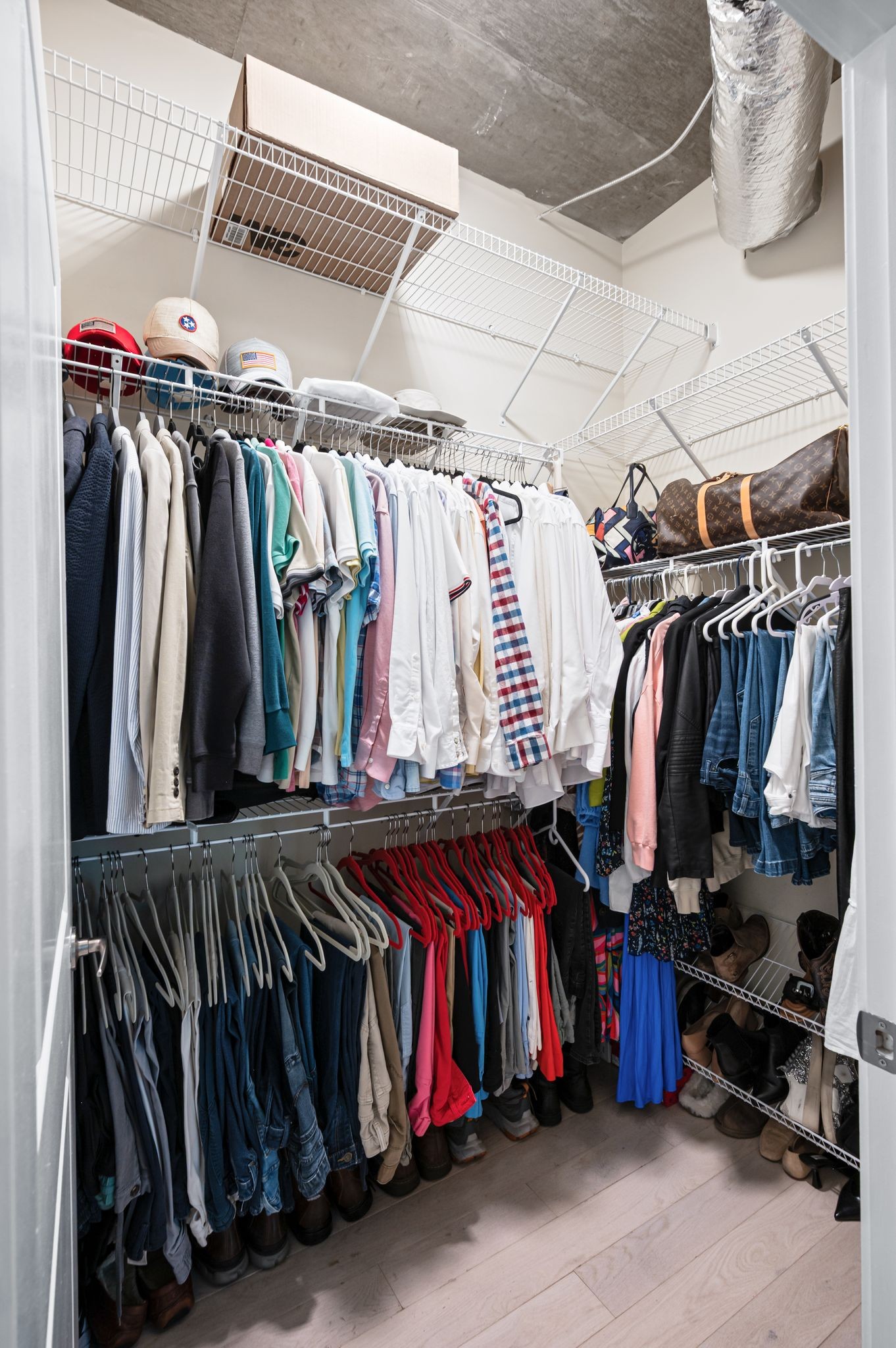 Nashville, Tennessee 37219, United States, 2 Bedrooms Bedrooms, ,2 BathroomsBathrooms,Residential,Active,143266