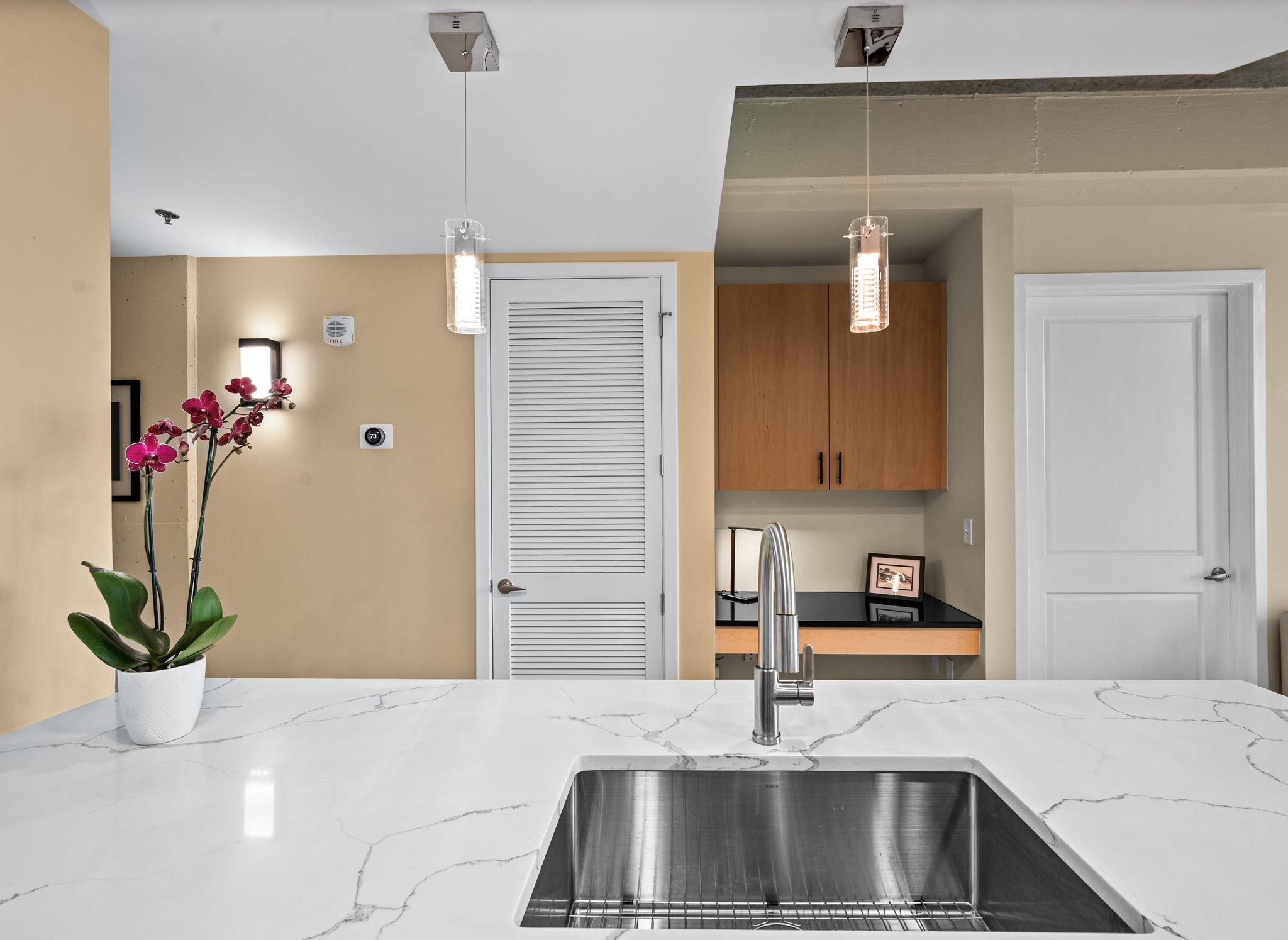 Nashville, Tennessee 37219, United States, 2 Bedrooms Bedrooms, ,2 BathroomsBathrooms,Residential,Active,143266