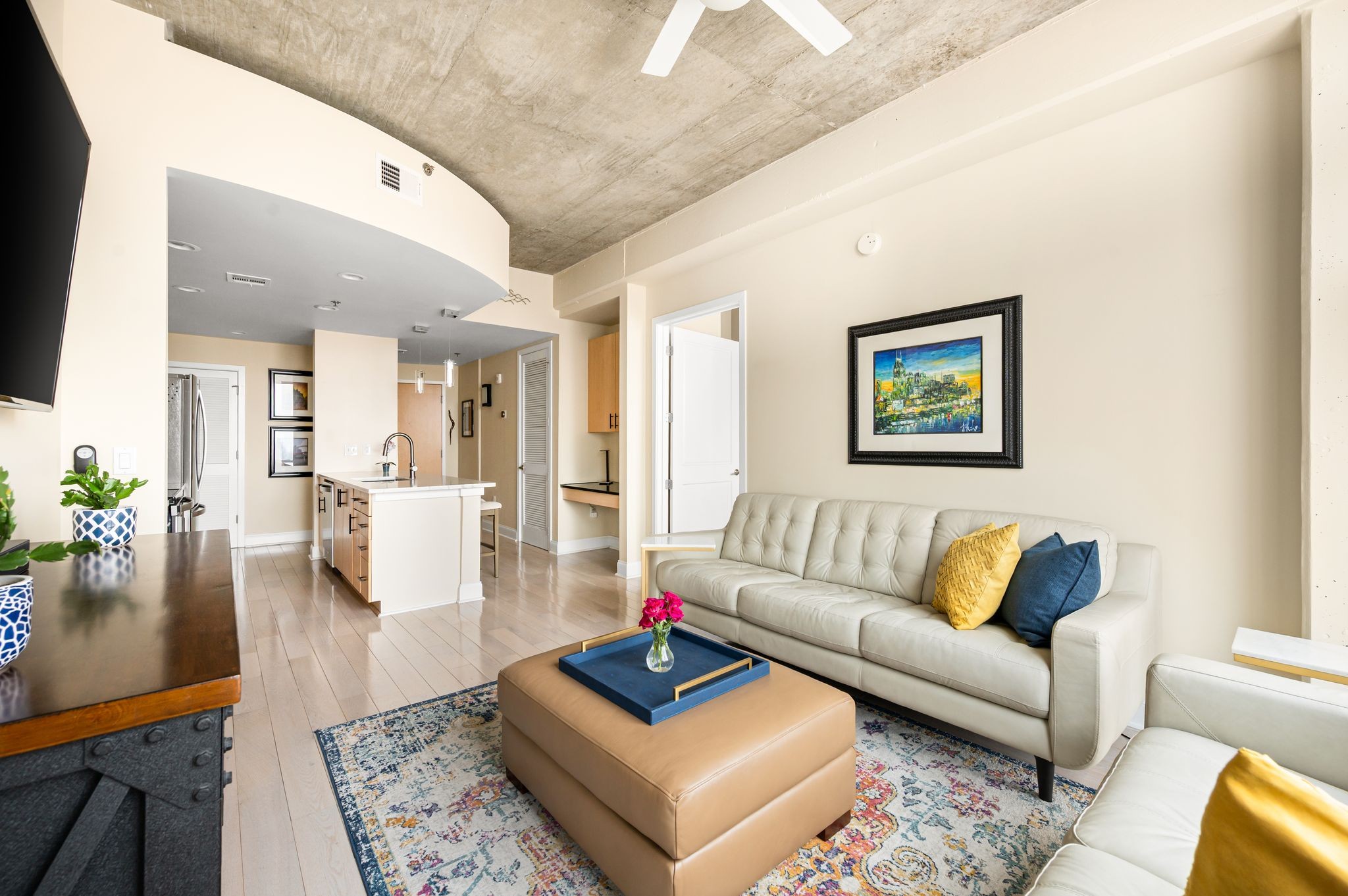 Nashville, Tennessee 37219, United States, 2 Bedrooms Bedrooms, ,2 BathroomsBathrooms,Residential,Active,143266