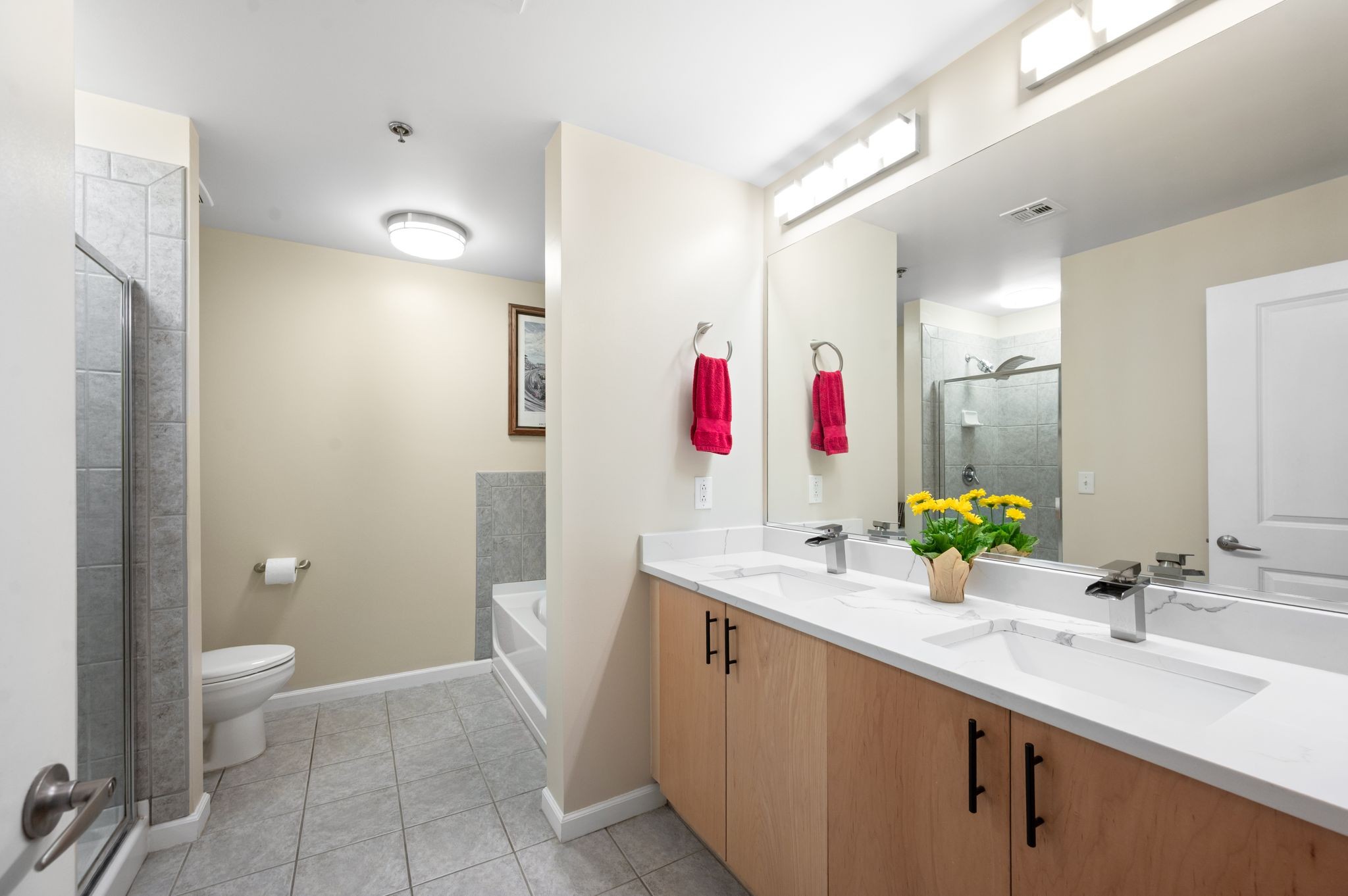 Nashville, Tennessee 37219, United States, 2 Bedrooms Bedrooms, ,2 BathroomsBathrooms,Residential,Active,143266