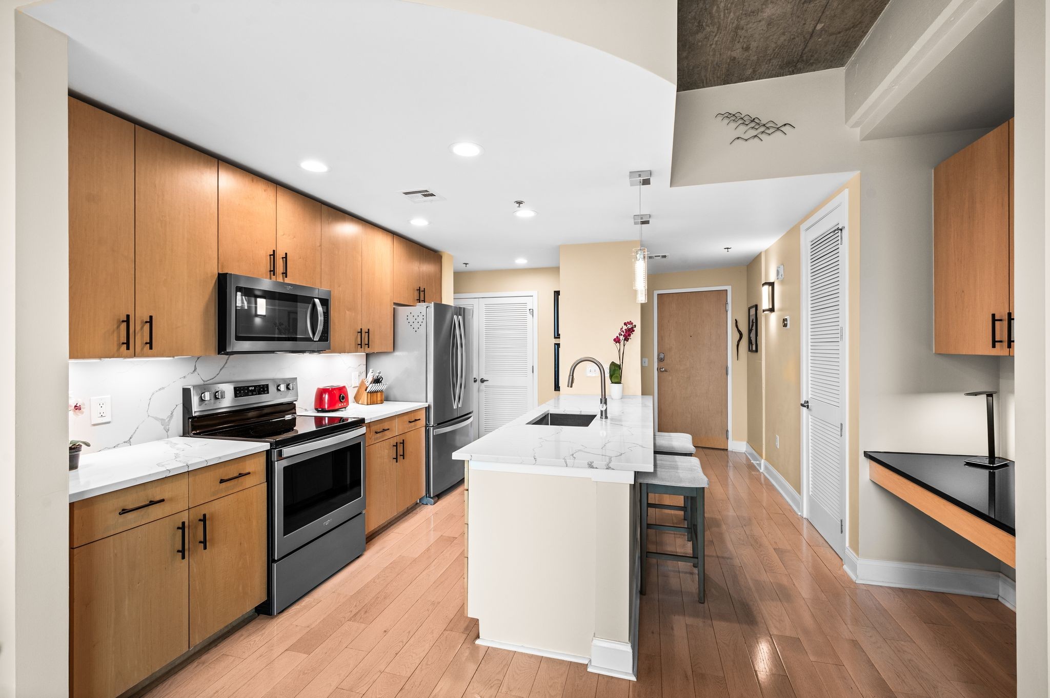 Nashville, Tennessee 37219, United States, 2 Bedrooms Bedrooms, ,2 BathroomsBathrooms,Residential,Active,143266