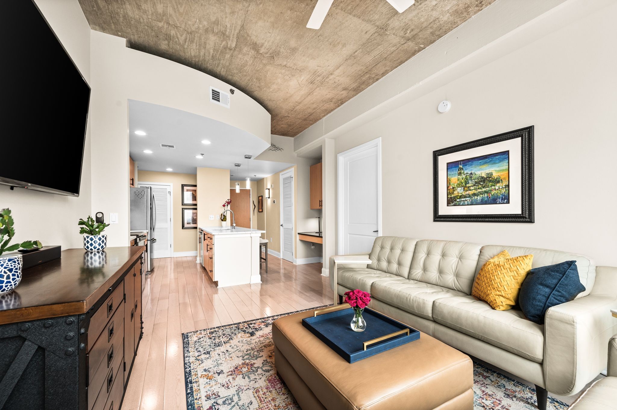 Nashville, Tennessee 37219, United States, 2 Bedrooms Bedrooms, ,2 BathroomsBathrooms,Residential,Active,143266