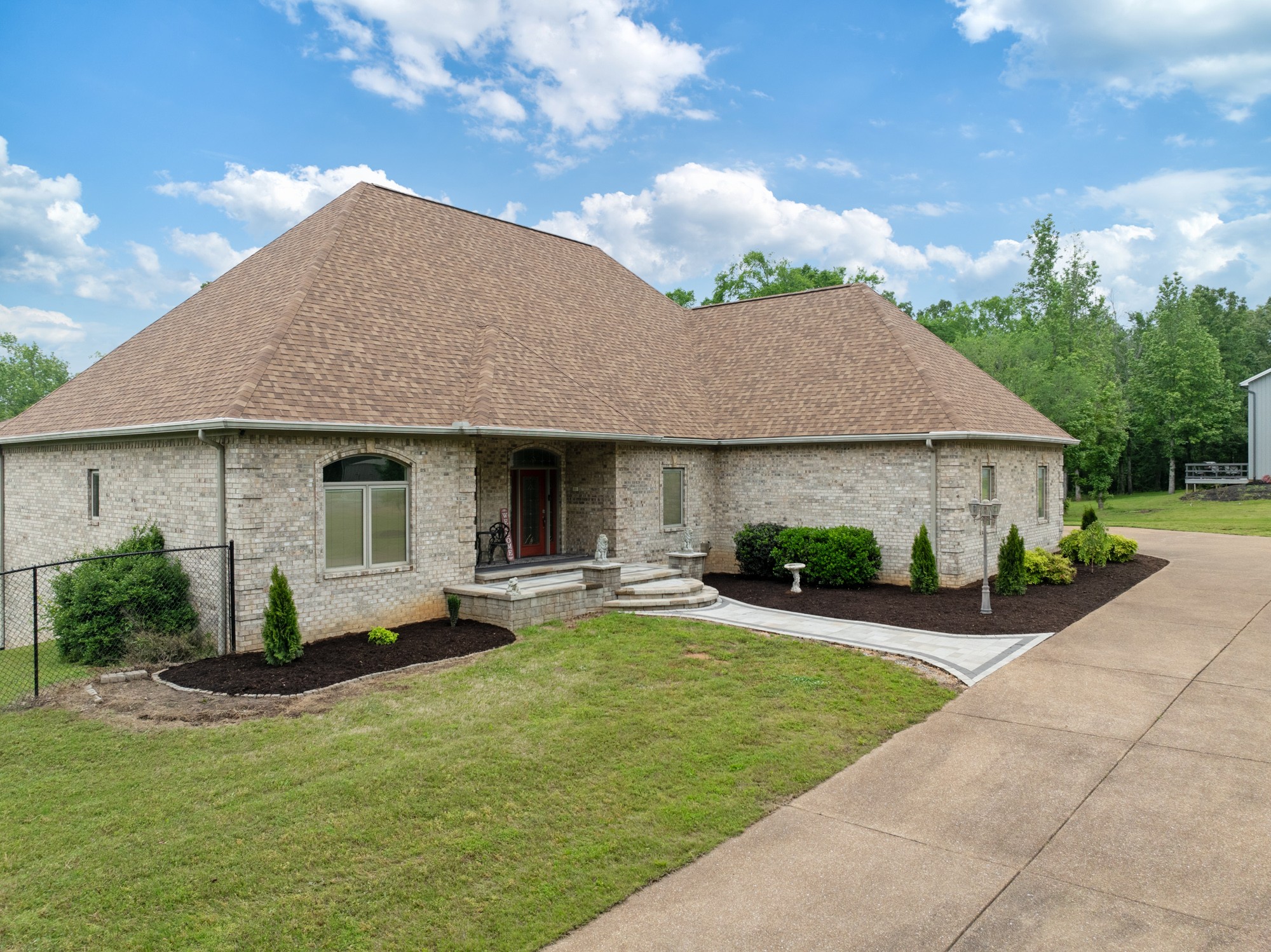 575 Homestead Ln